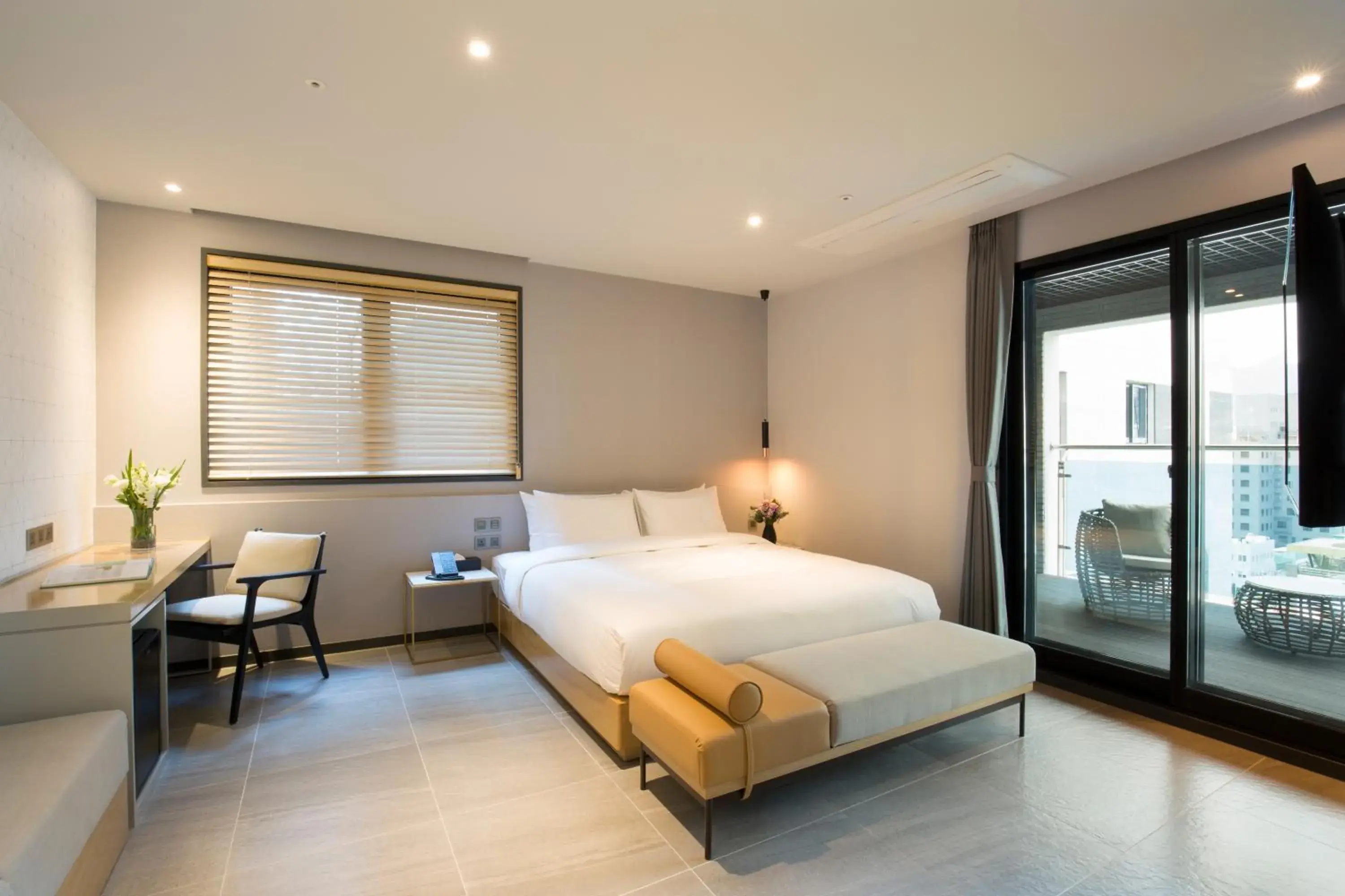 Double Room with Balcony in Nampo Hound Hotel Premier Double Room with Balcony in Nampo Hound Hotel Premier