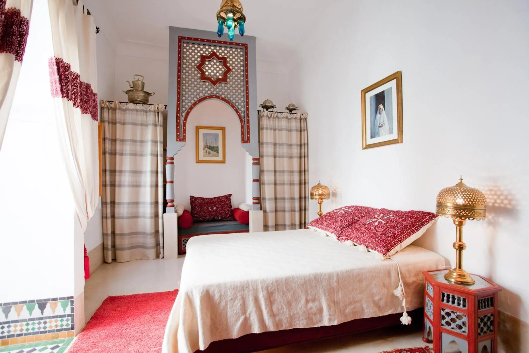 Photo of the whole room, Bed in Riad Zineb