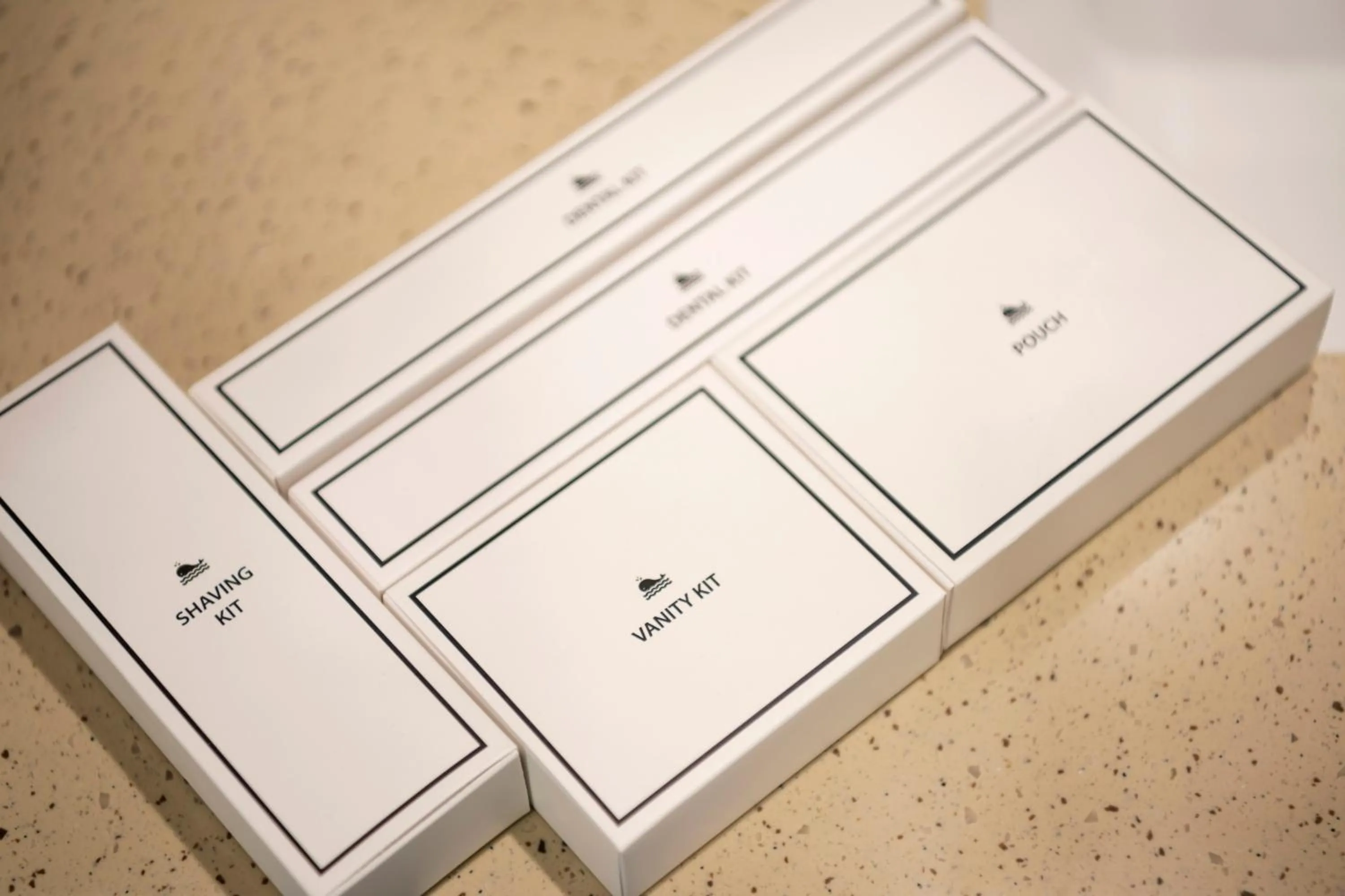 Brown-Dot Hotel Gupo