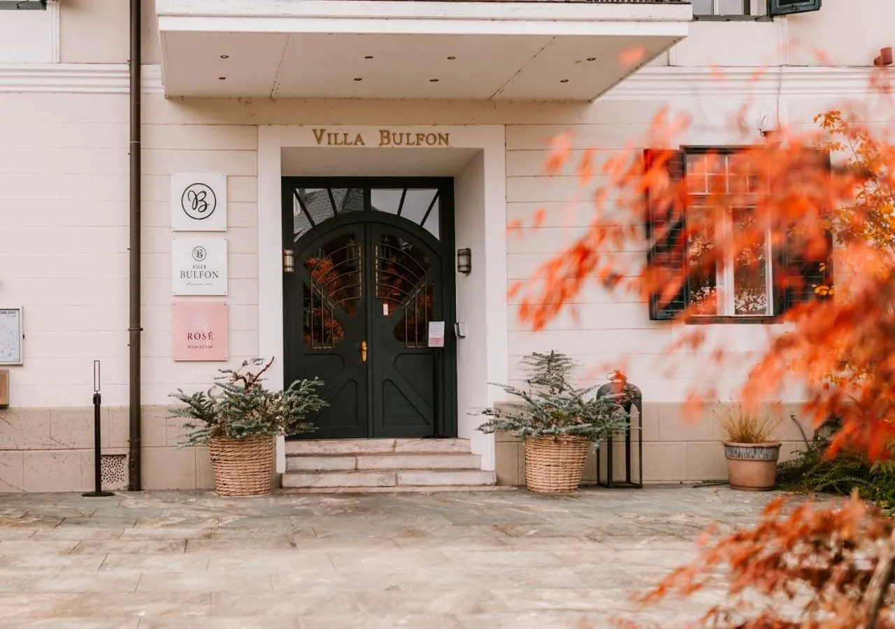 Facade/entrance in Villa Bulfon