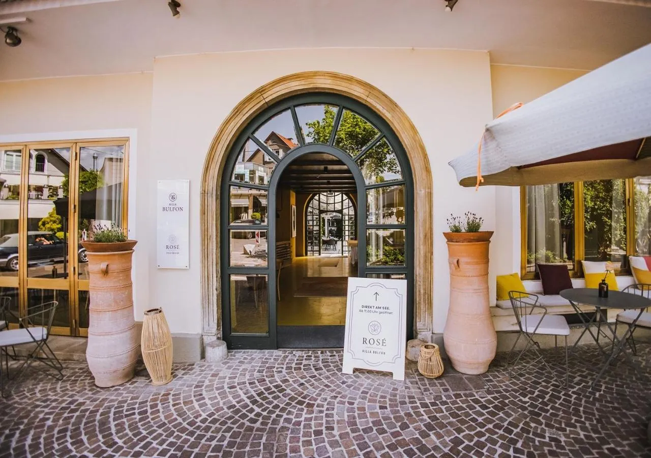 Restaurant/places to eat in Villa Bulfon