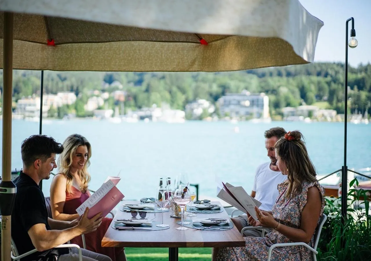 Restaurant/places to eat in Villa Bulfon