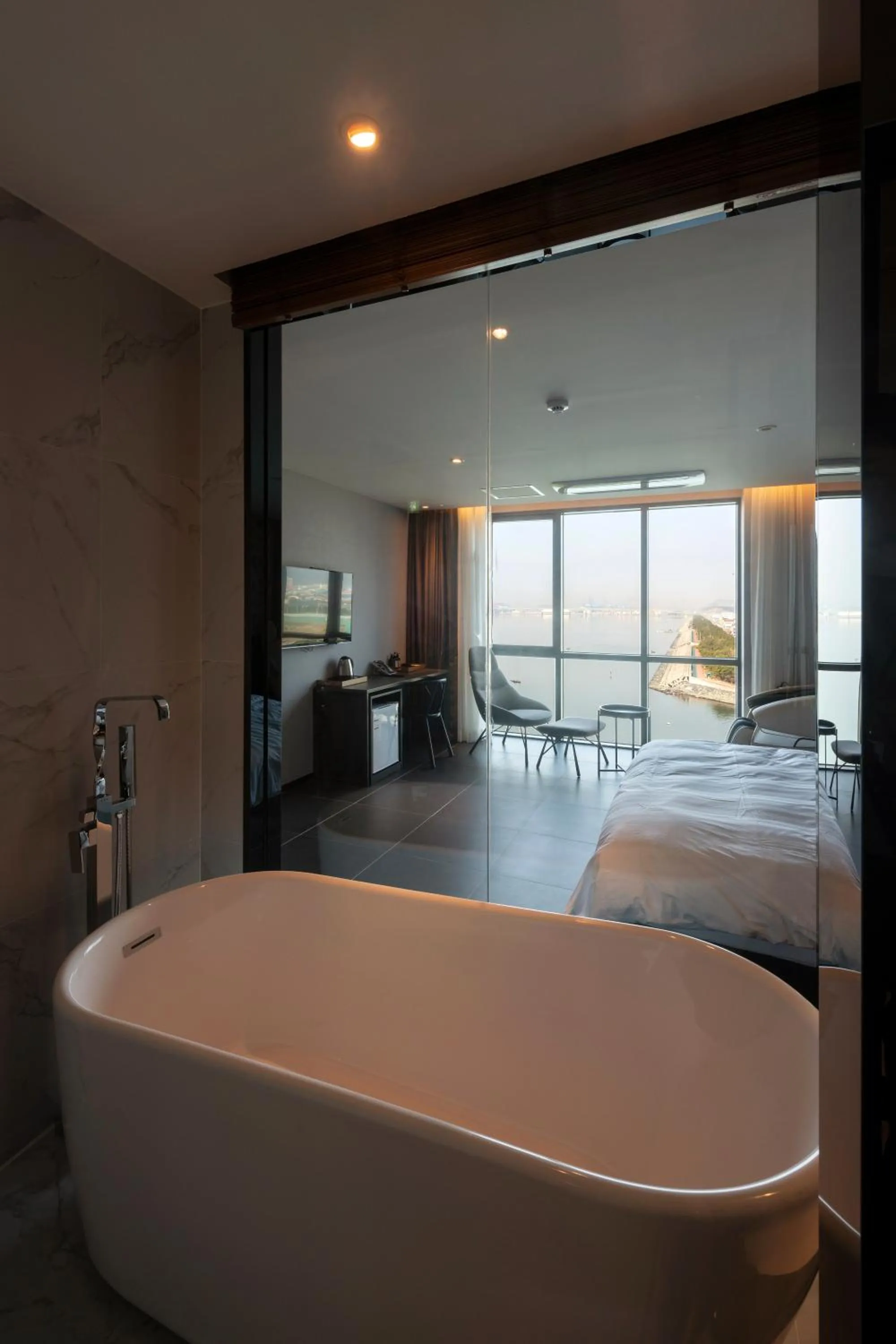 Bed in Brown-Dot Hotel Shinho