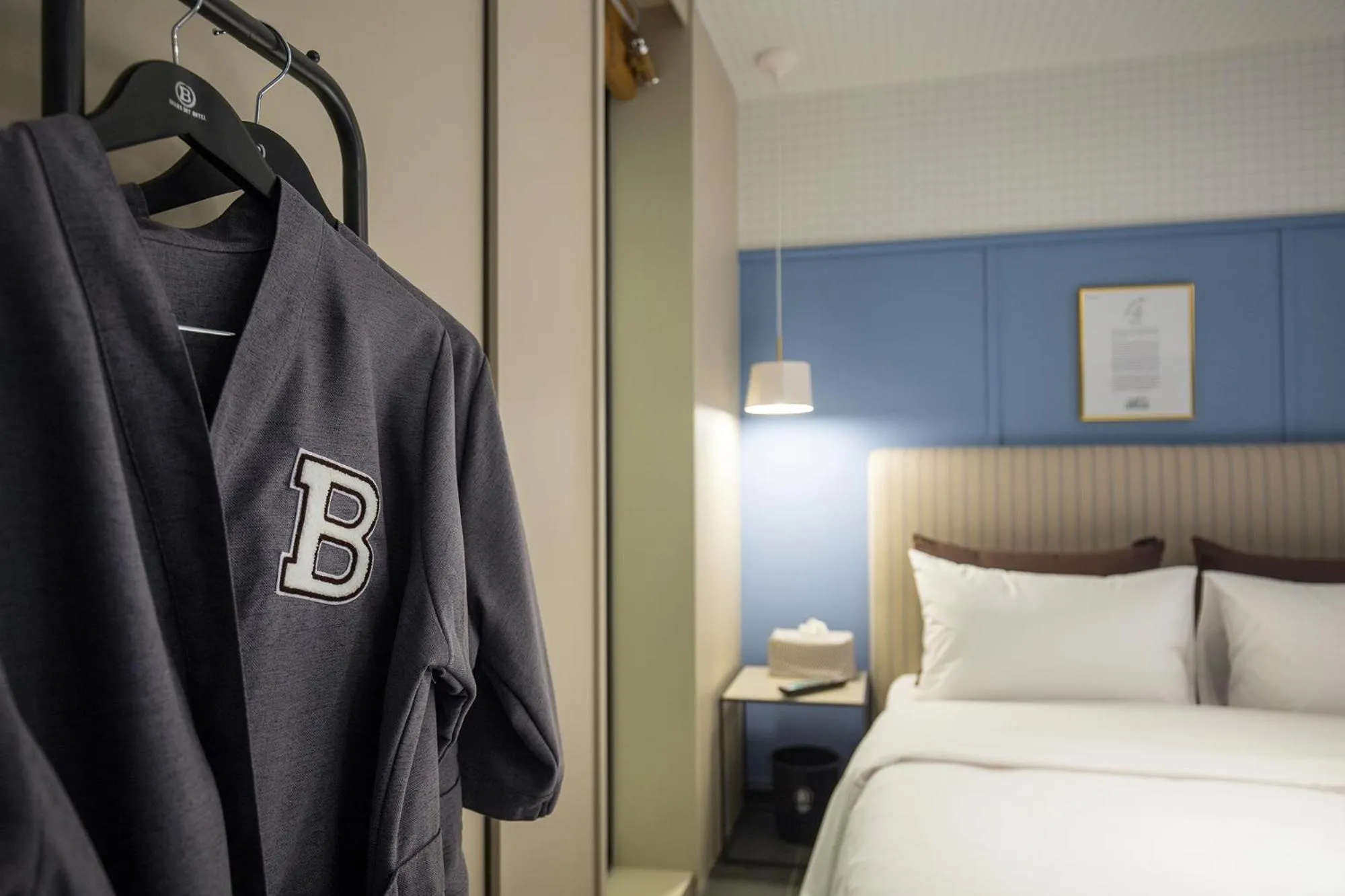 Bed in Brown-Dot Hotel Choeup