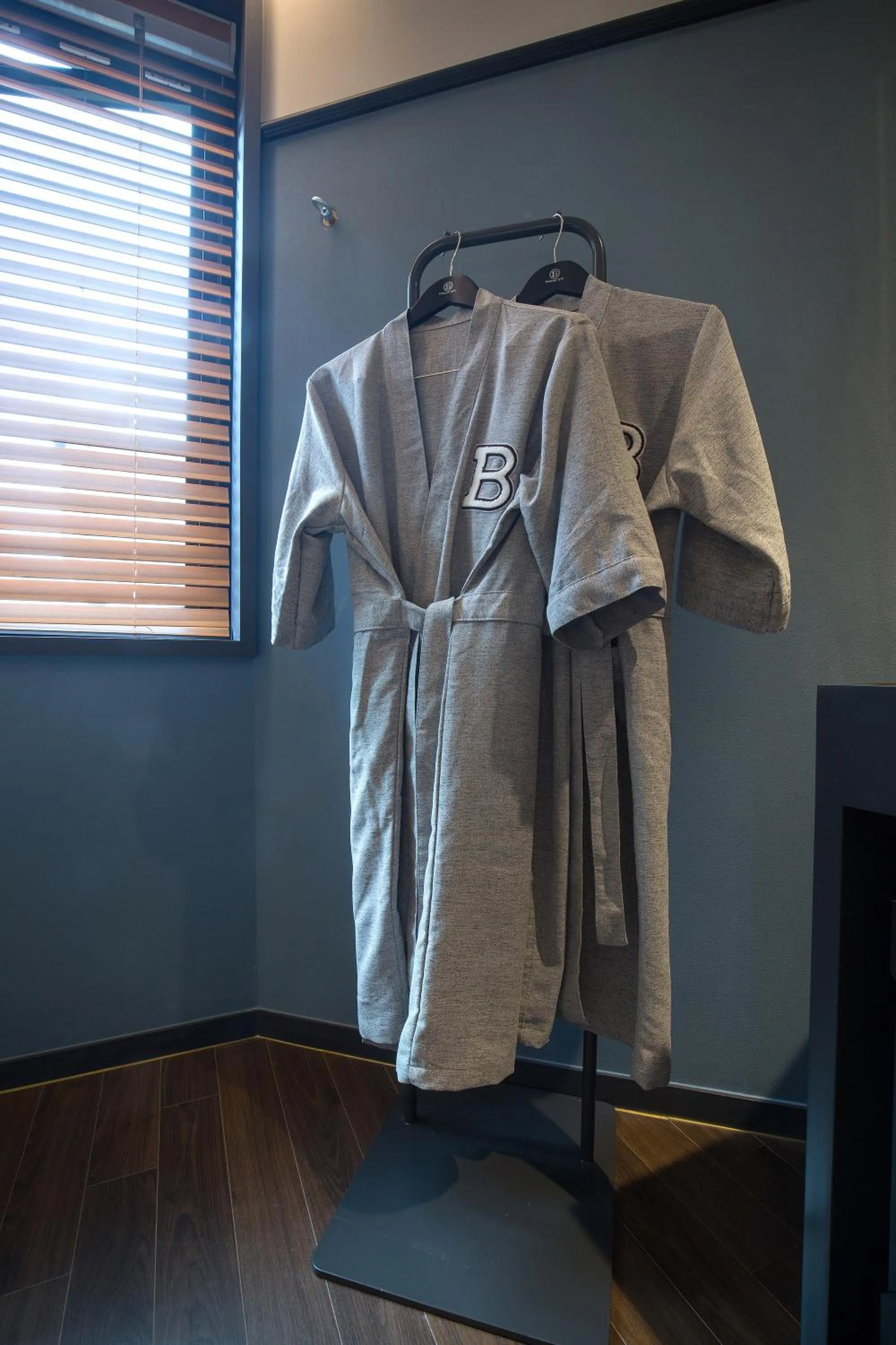 Bedroom in Brown-Dot Hotel Choeup