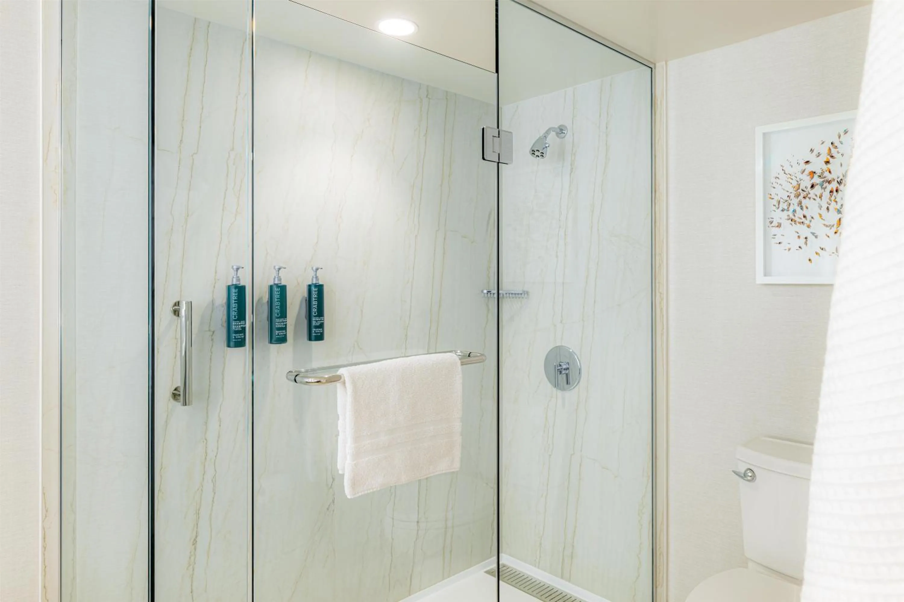 Bathroom in Hilton Los Angeles Airport