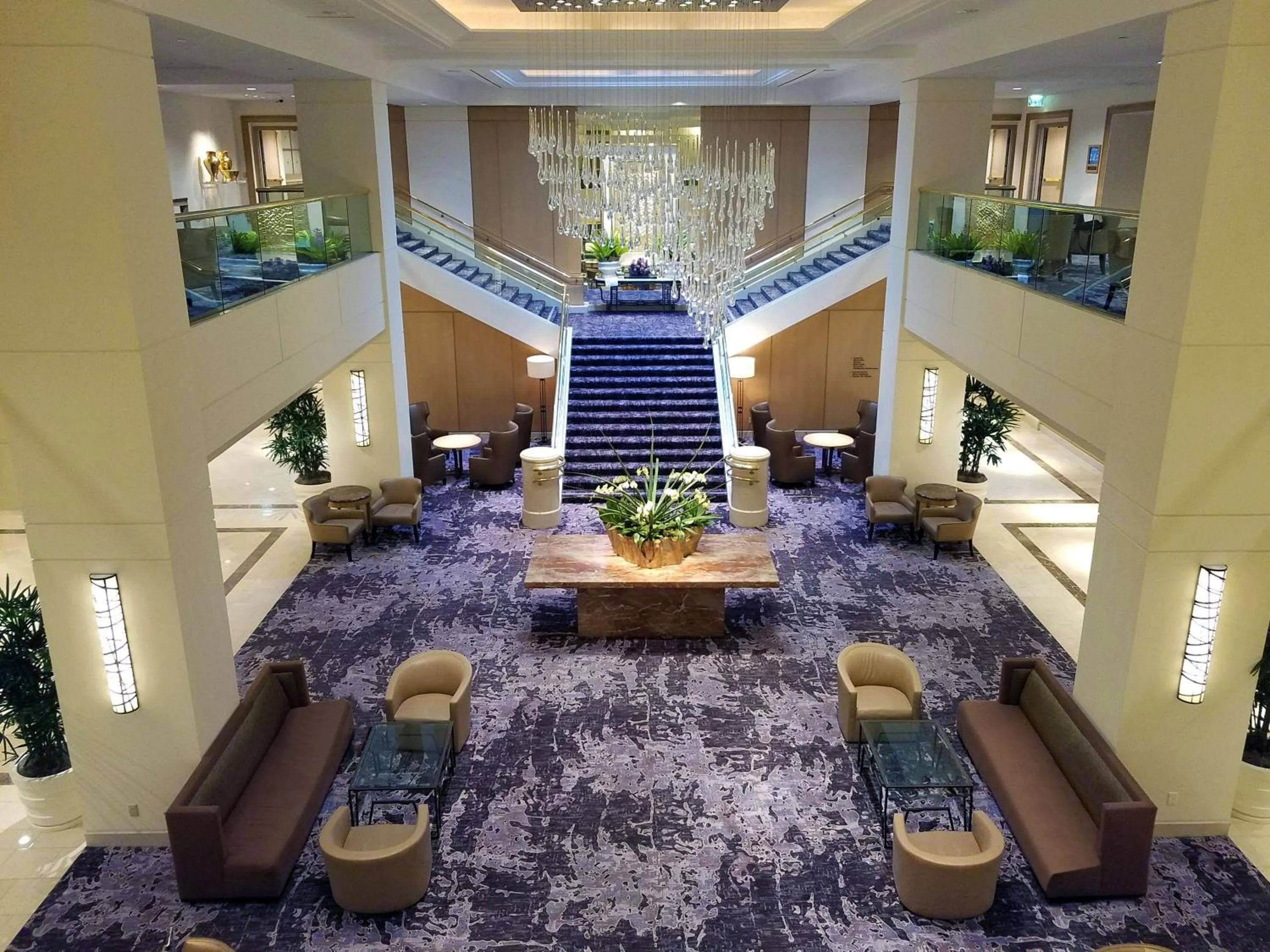 Lobby or reception in Hilton Los Angeles Airport