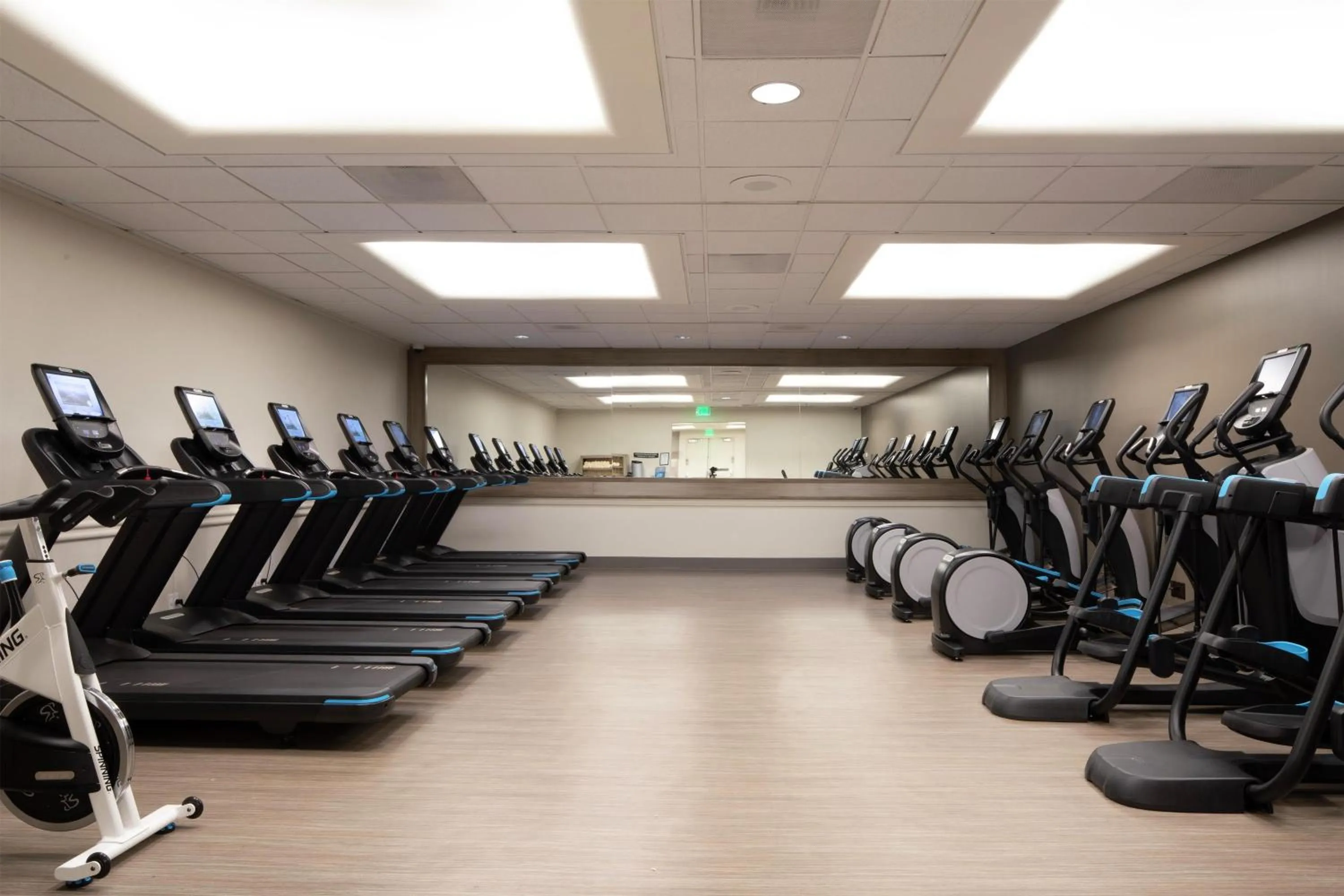 Fitness centre/facilities in Hilton Los Angeles Airport