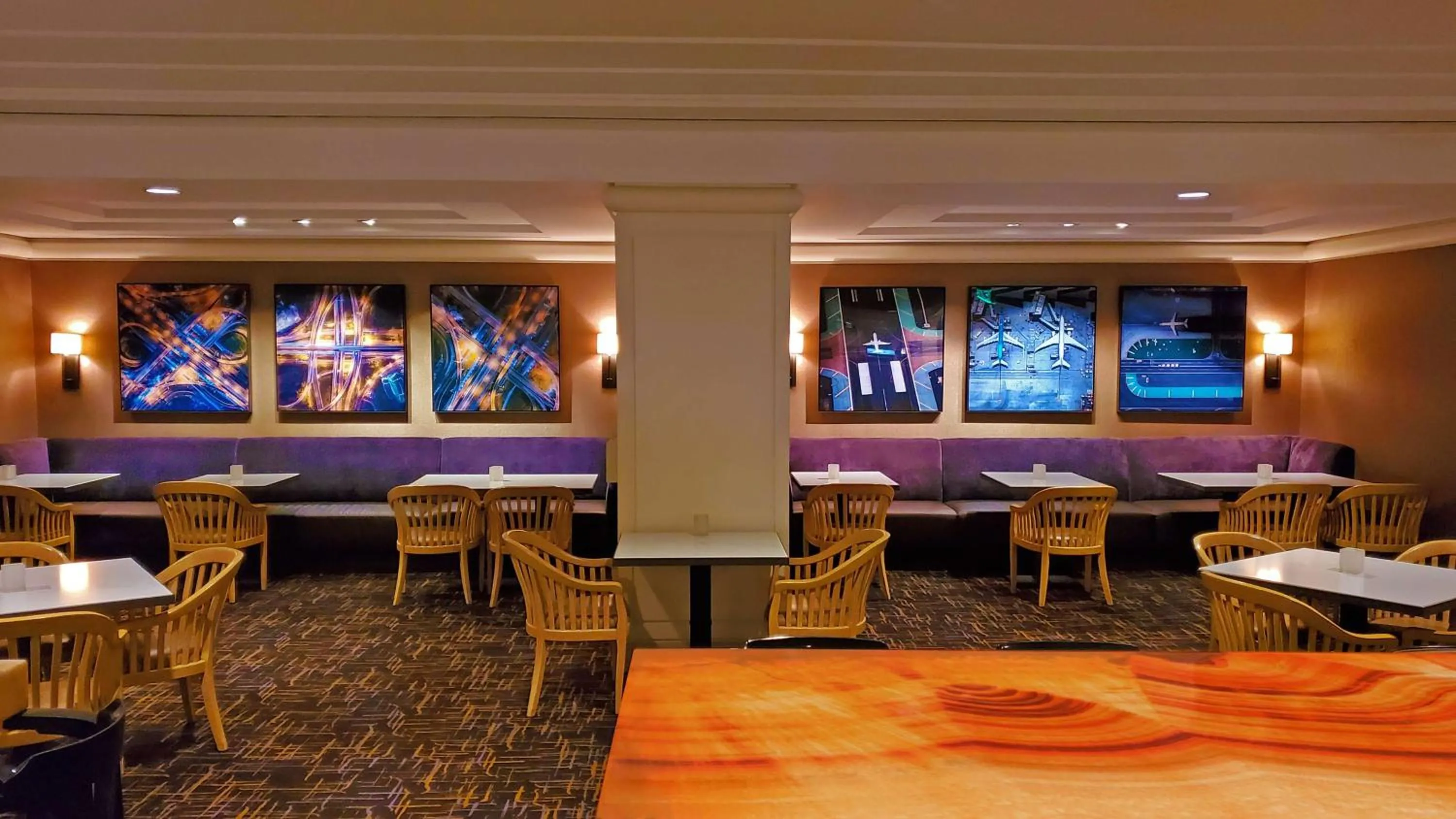 Restaurant/places to eat in Hilton Los Angeles Airport