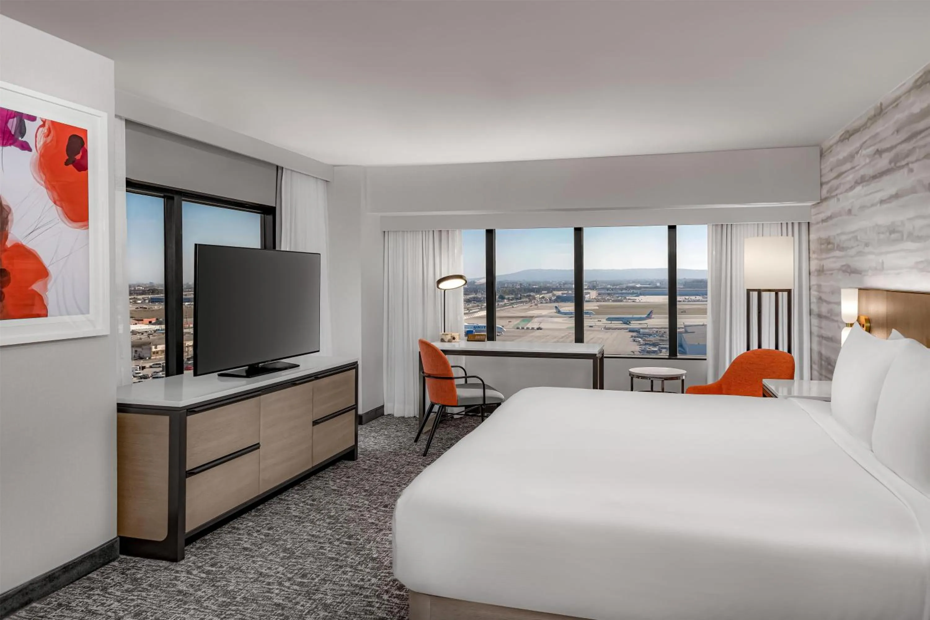 Bed in Hilton Los Angeles Airport