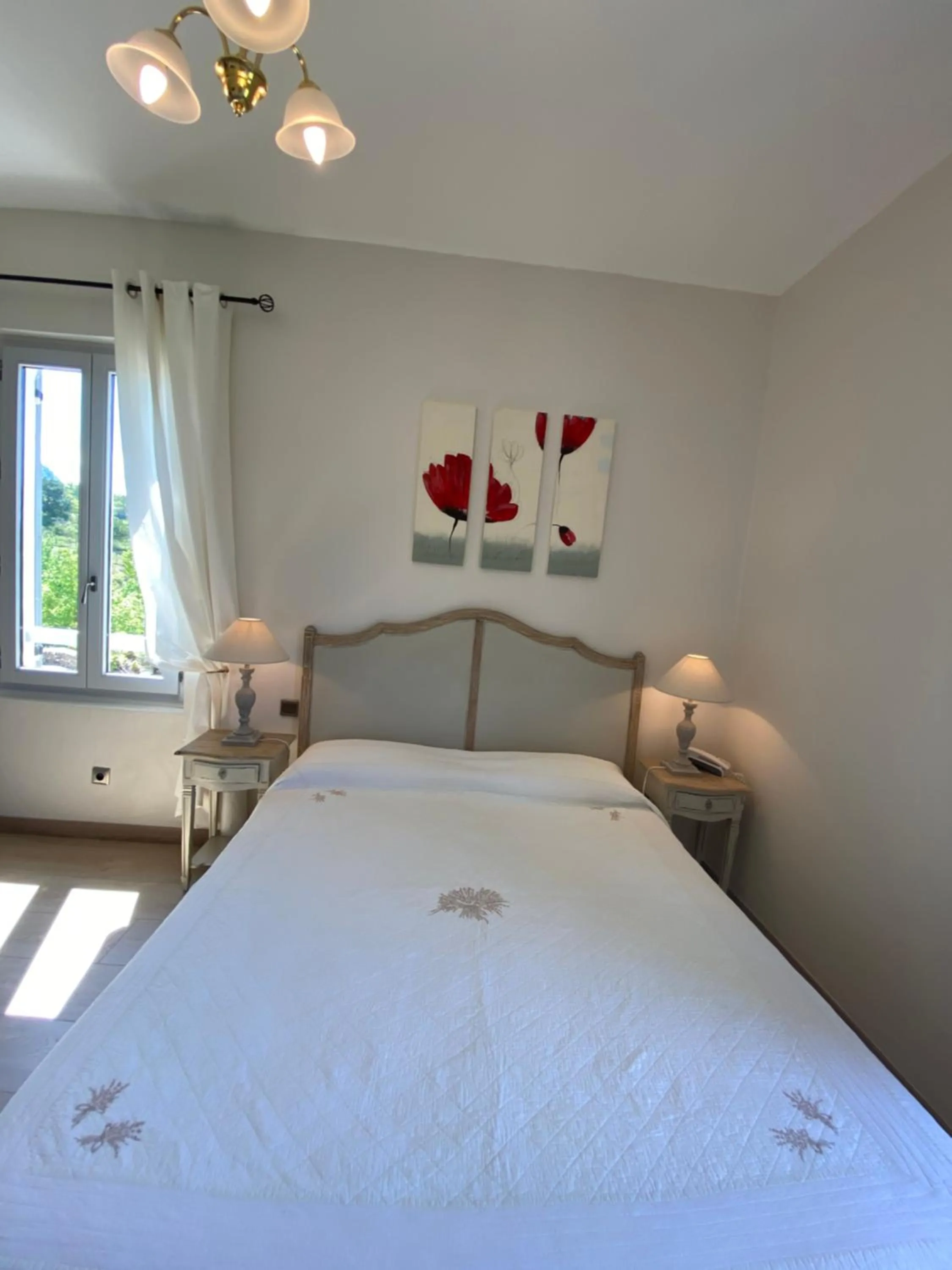 Bed in Hôtel Le Colombier