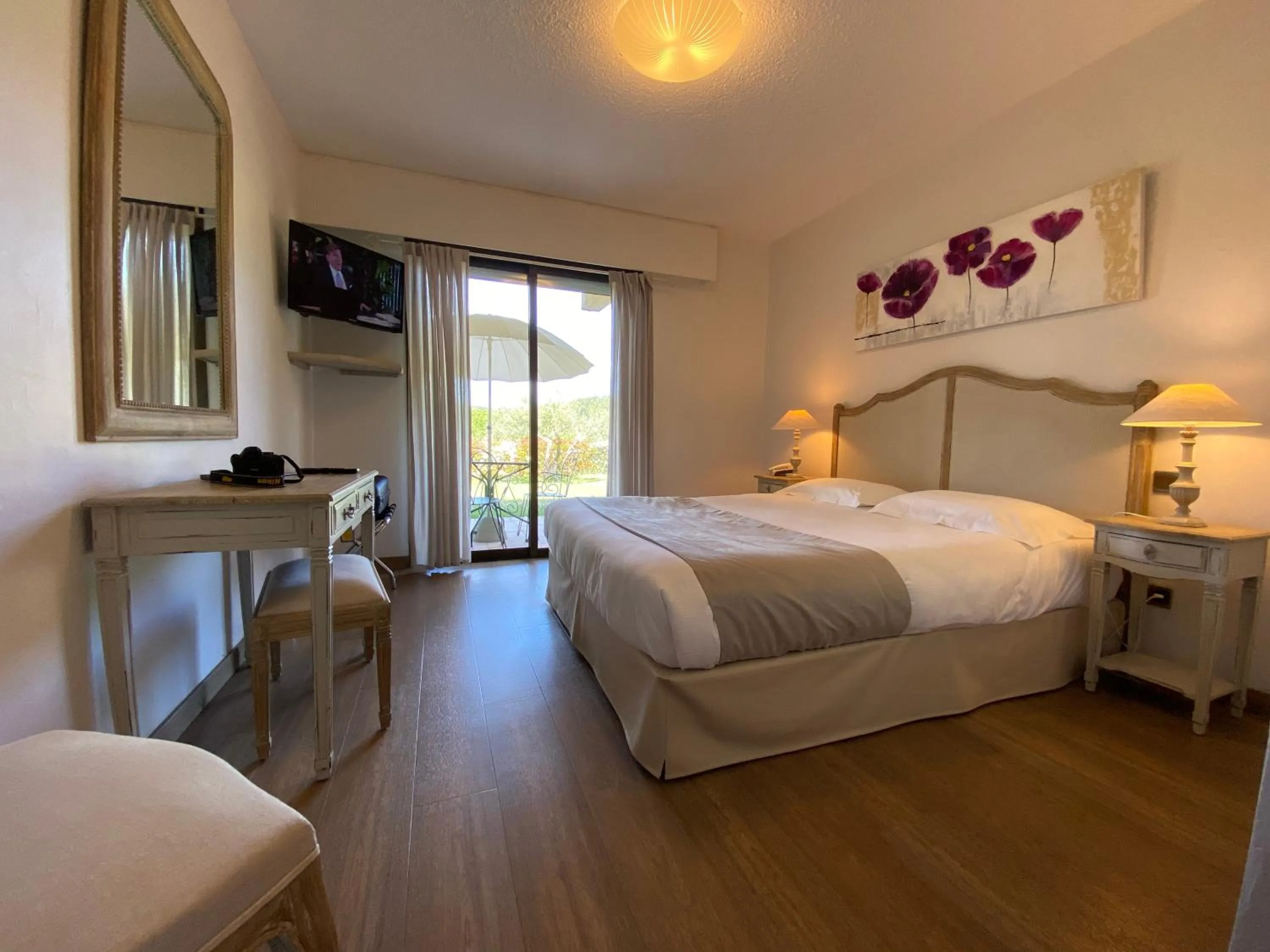 Bed in Hôtel Le Colombier