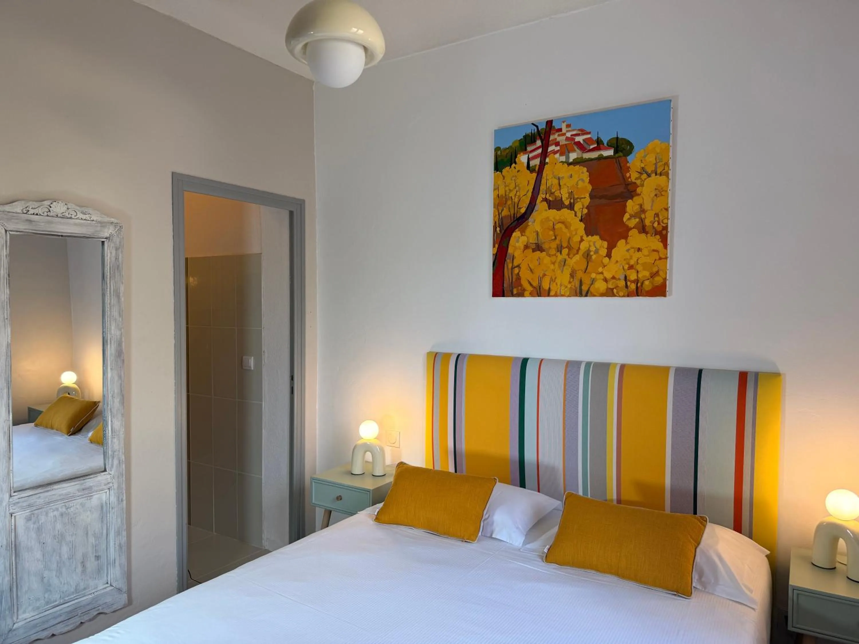 Bed in Hôtel Le Colombier