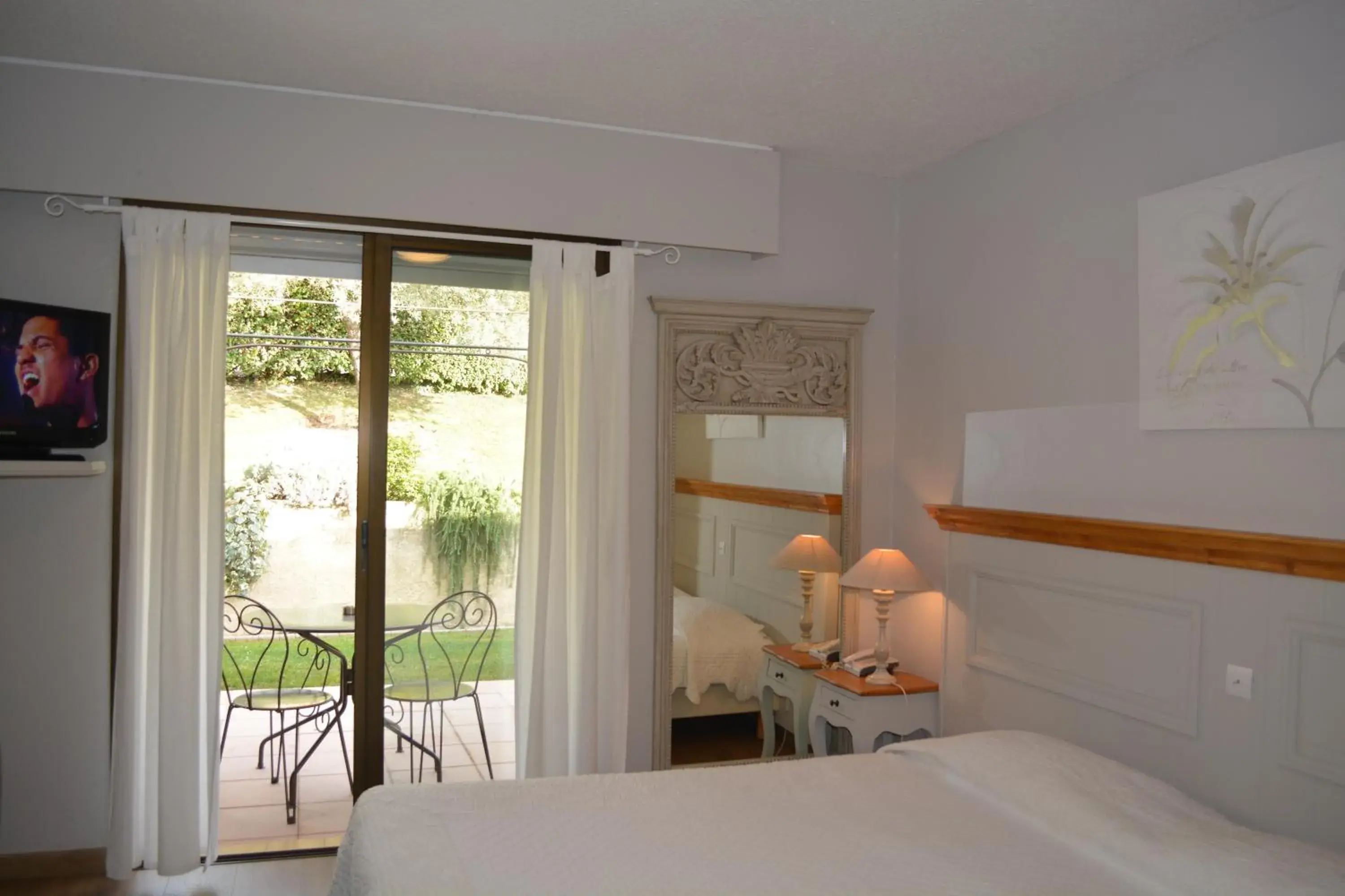 Superior Double Room with Terrace and Rock View in Hôtel Le Colombier Superior Double Room with Terrace and Rock View in Hôtel Le Colombier