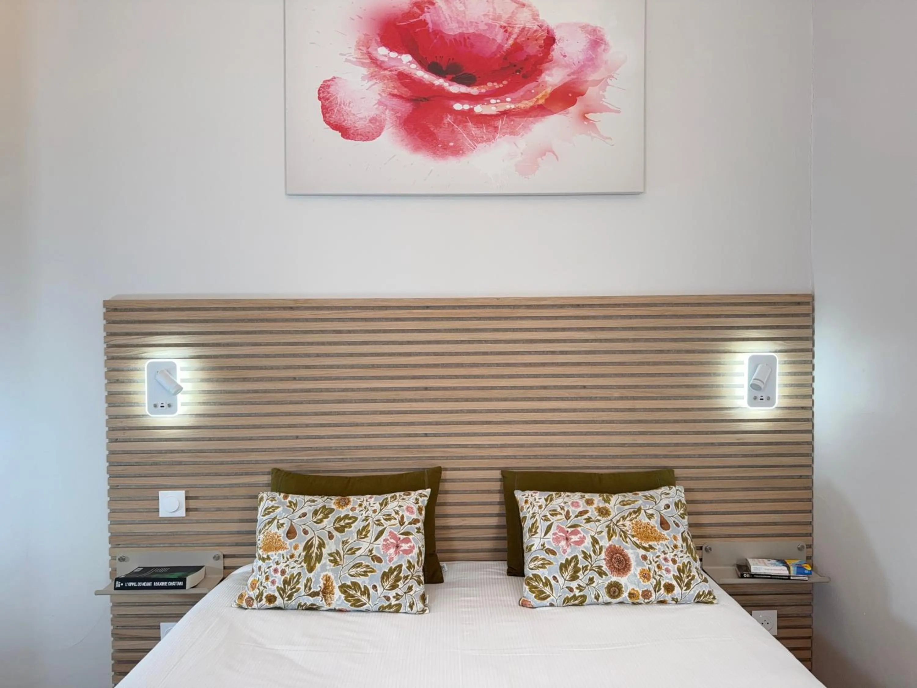 Bed in Hôtel Le Colombier