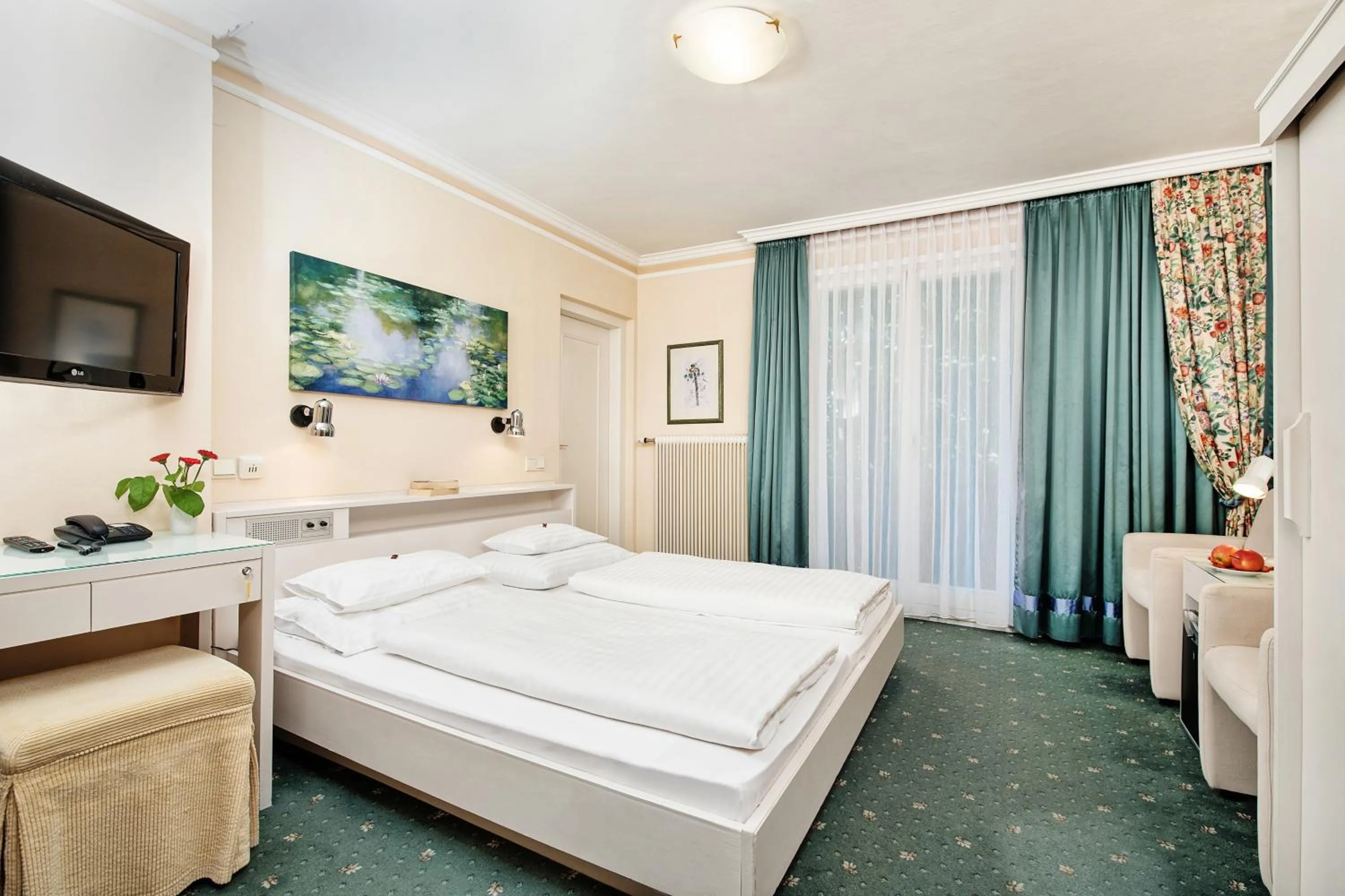 Seating area, Bed in Hotel Schönruh