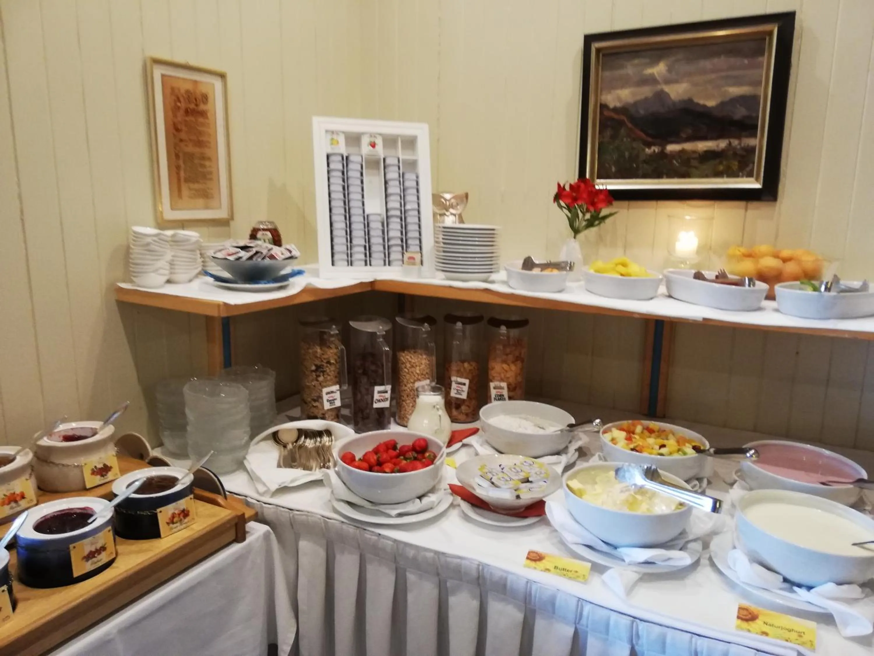 Buffet breakfast in Hotel Schönruh