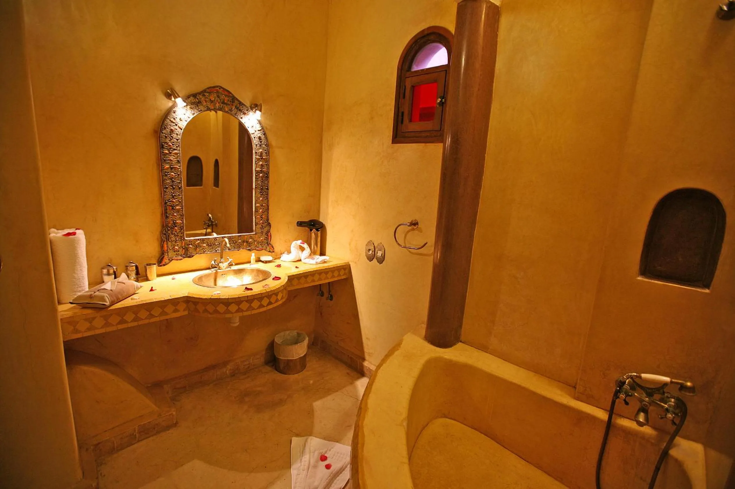 Bathroom in Riad Laora By La Siredrah