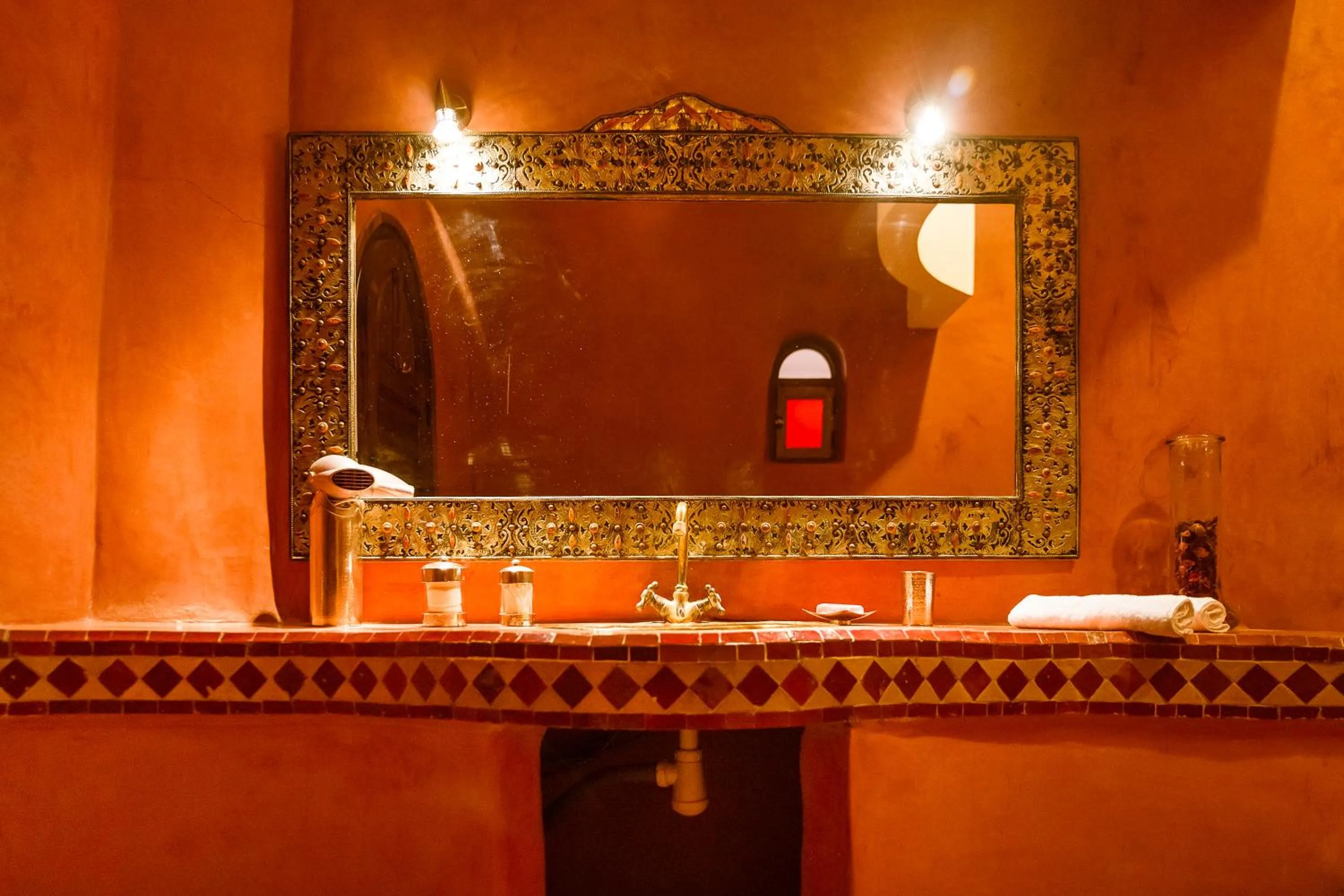 Bathroom in Riad Laora By La Siredrah