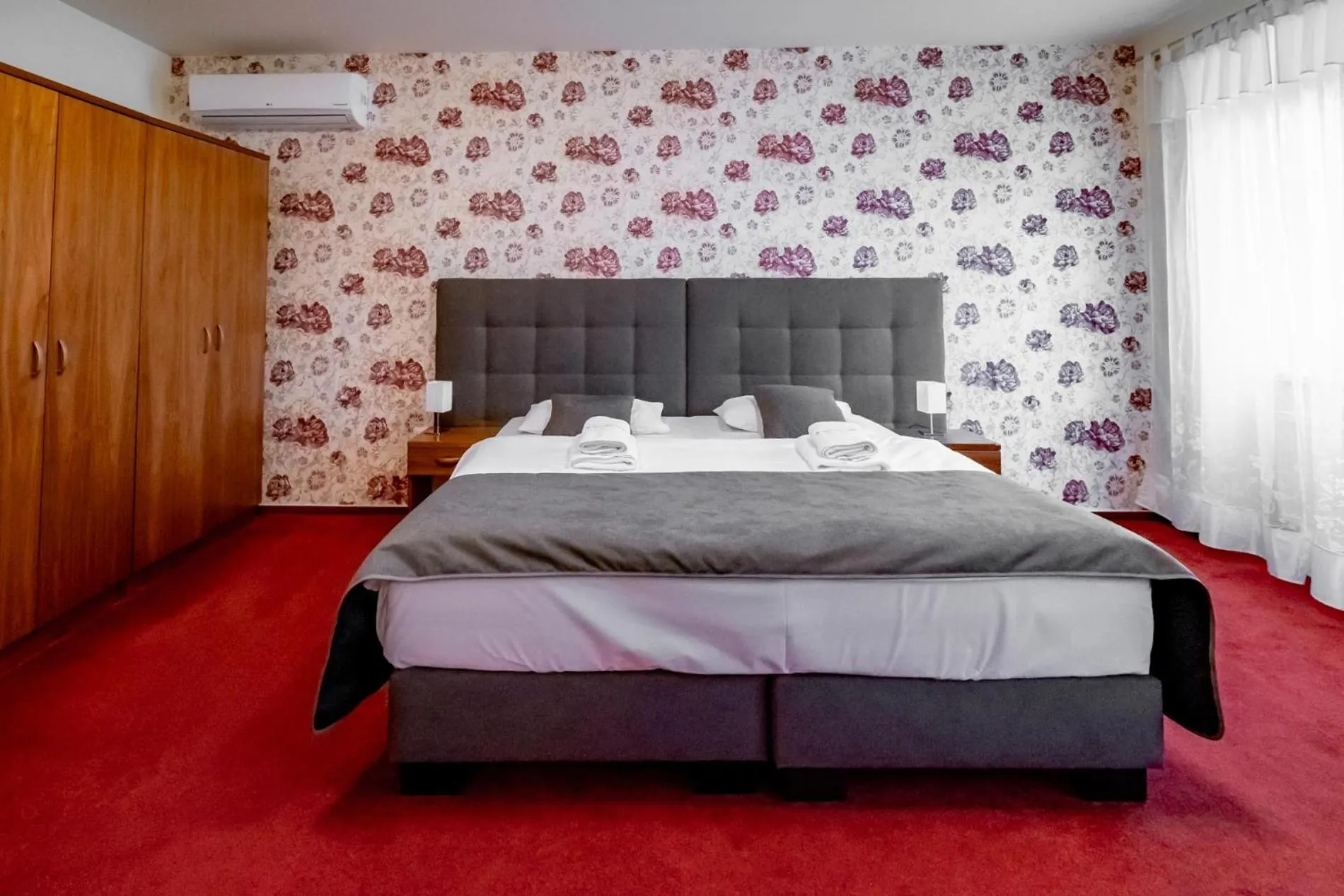 Bed in Relax Hotel Stork