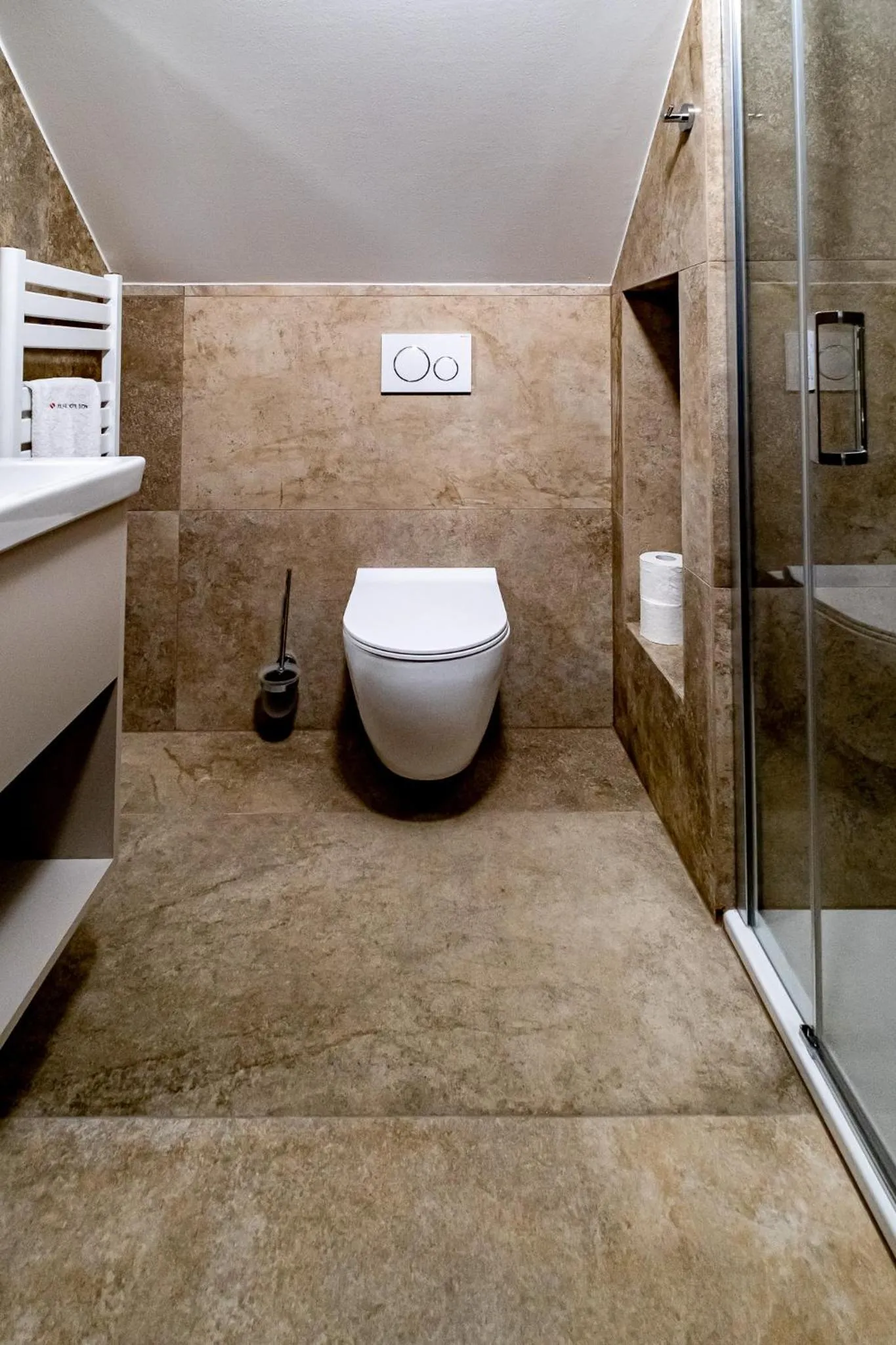 Toilet in Relax Hotel Stork