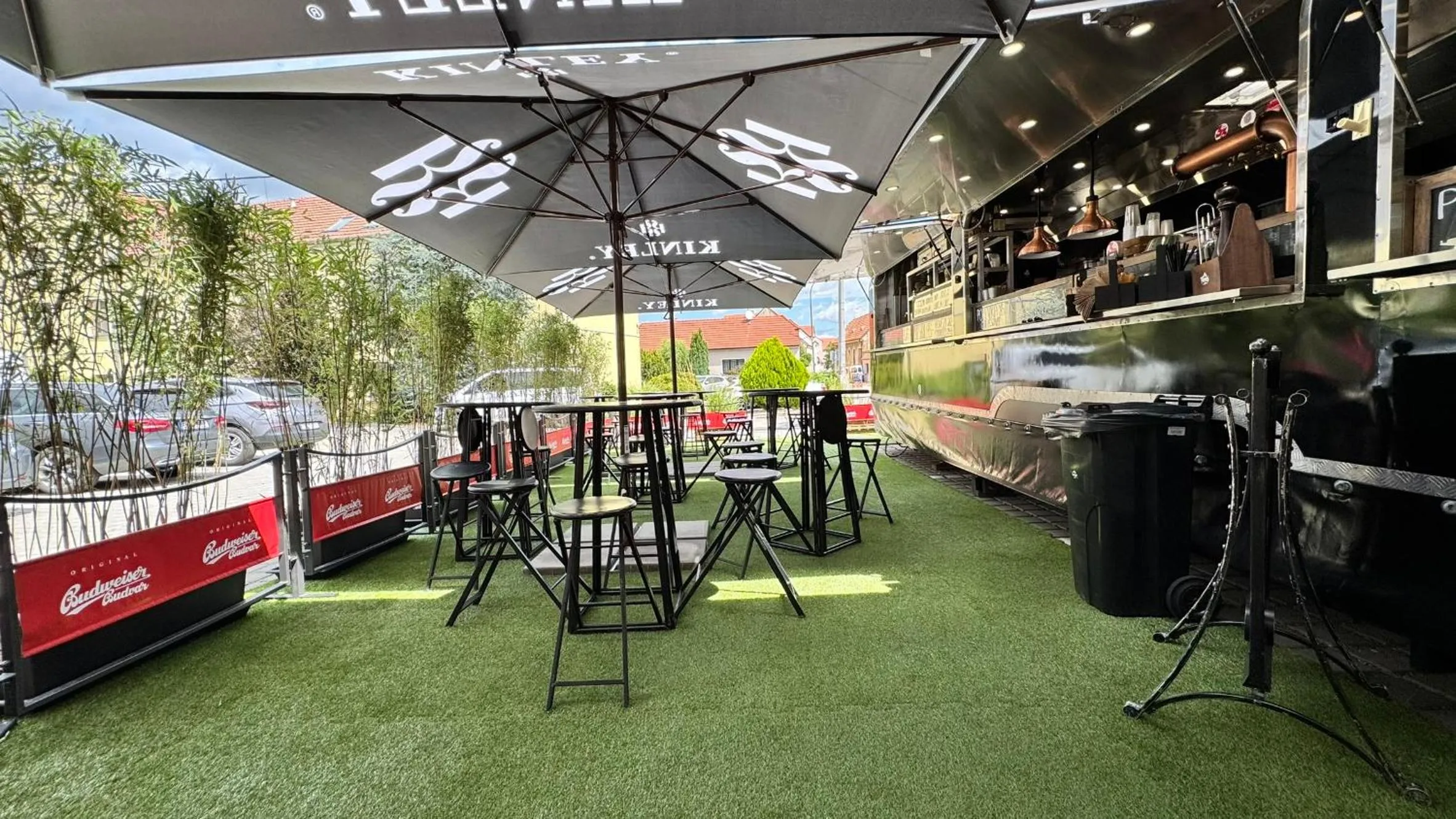 Restaurant/places to eat in Relax Hotel Stork