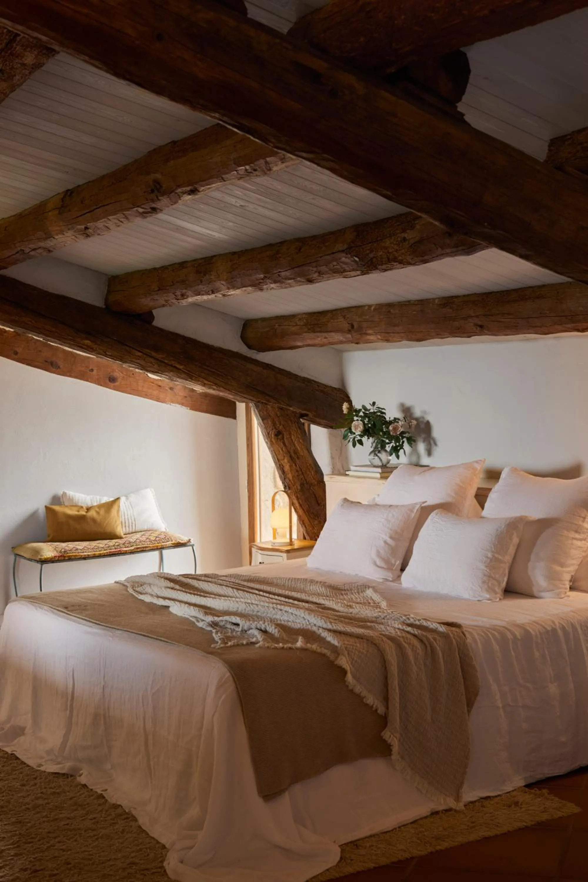 Photo of the whole room, Bed in La Garriga de Castelladral