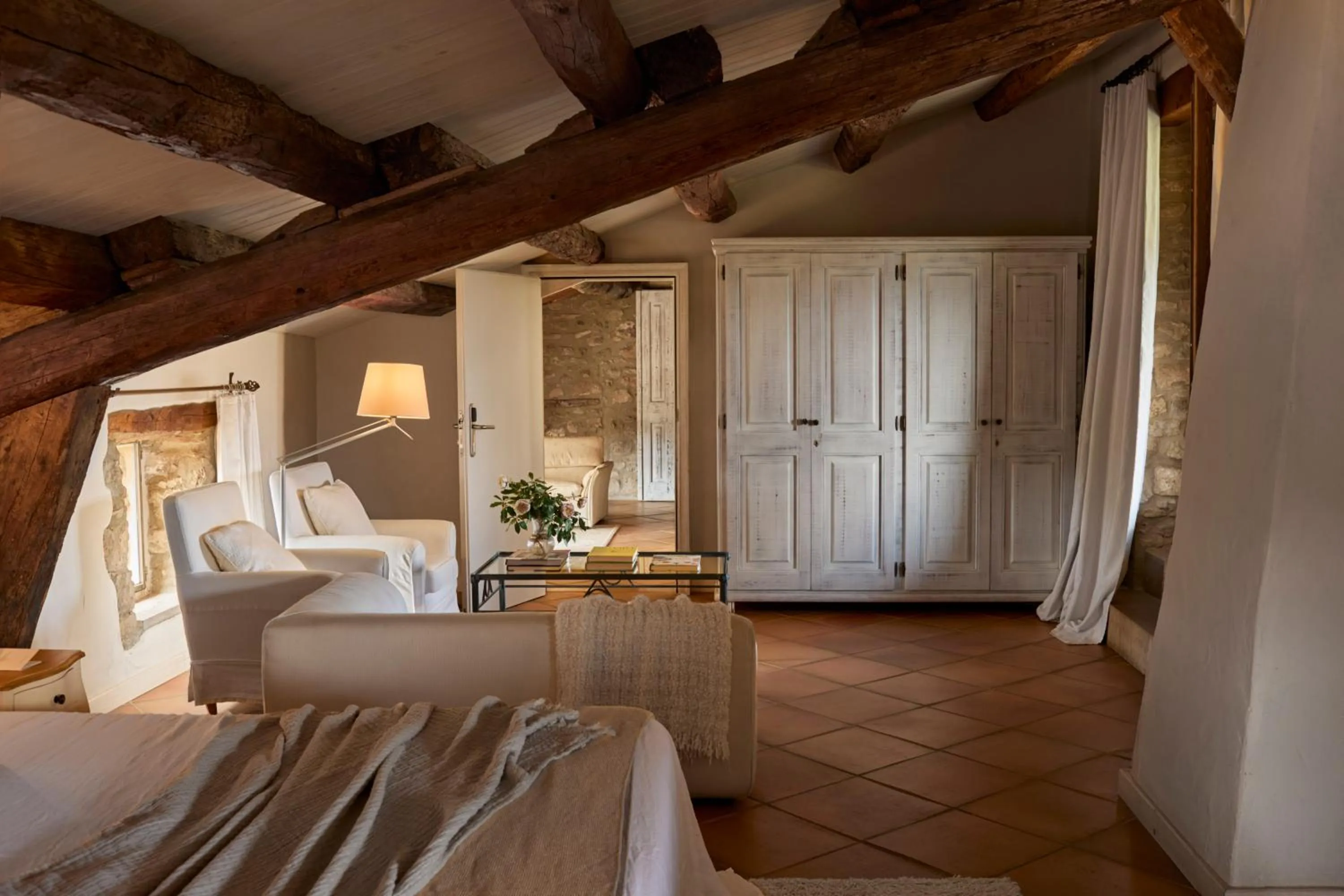 Photo of the whole room, Bed in La Garriga de Castelladral