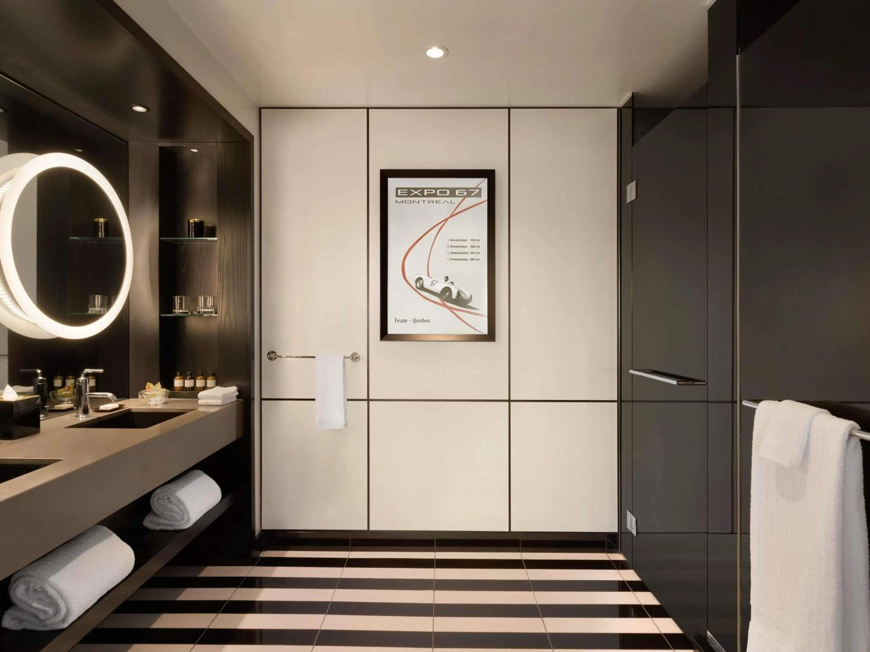 Bedroom in Fairmont The Queen Elizabeth