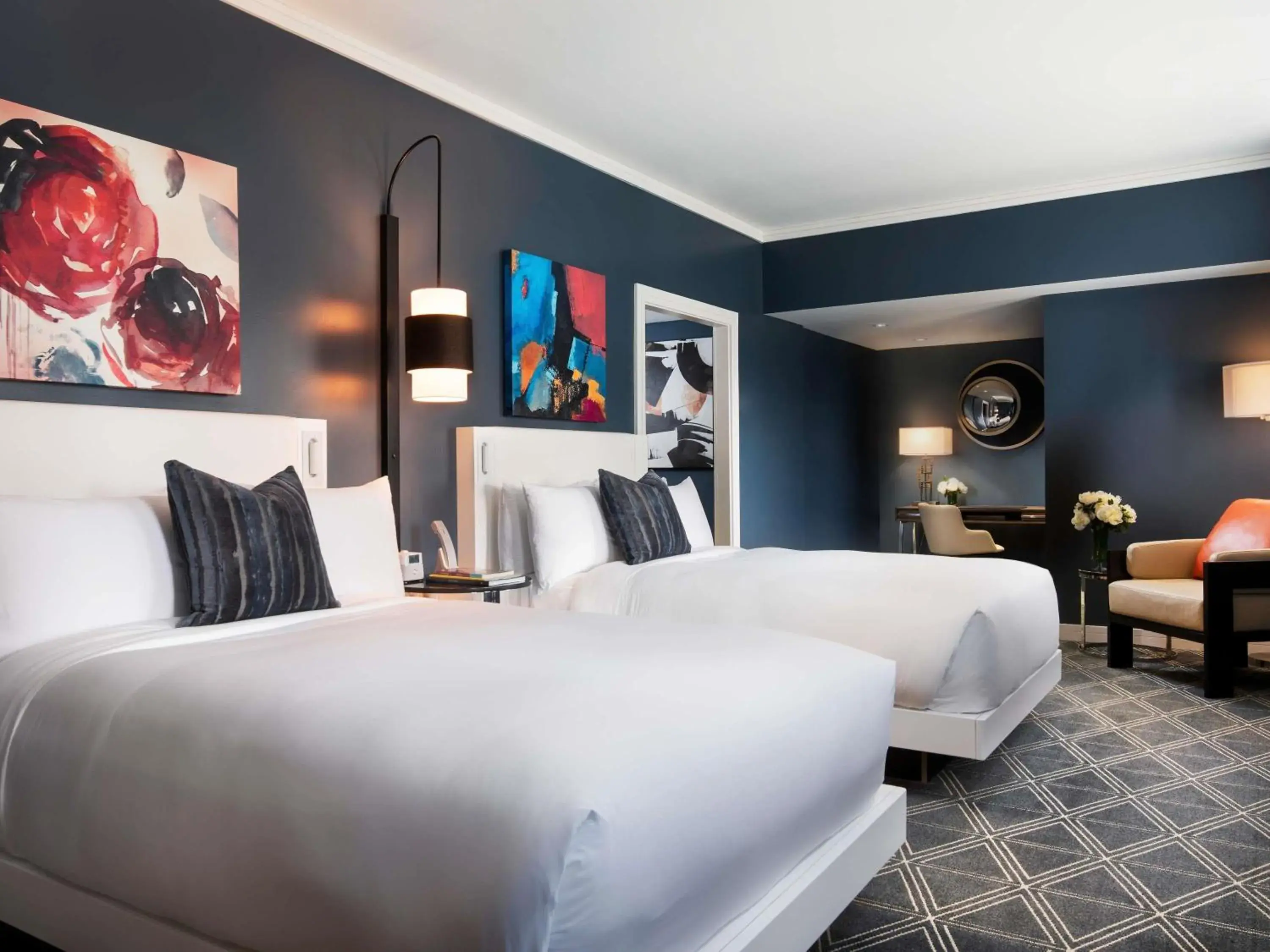 Fairmont Gold Room with Two Double Beds in Fairmont The Queen Elizabeth Fairmont Gold Room with Two Double Beds in Fairmont The Queen Elizabeth