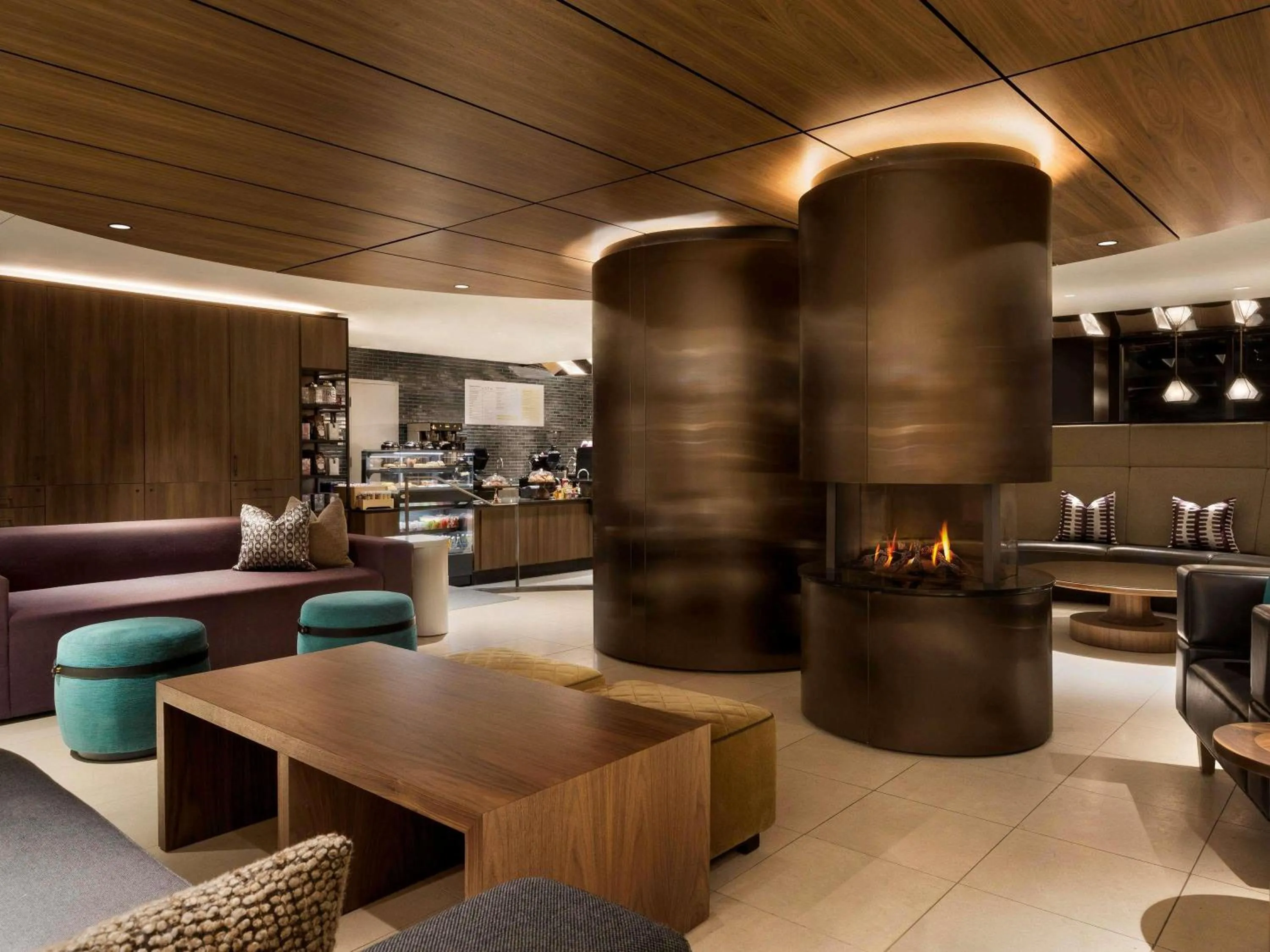 Restaurant/places to eat in Fairmont The Queen Elizabeth