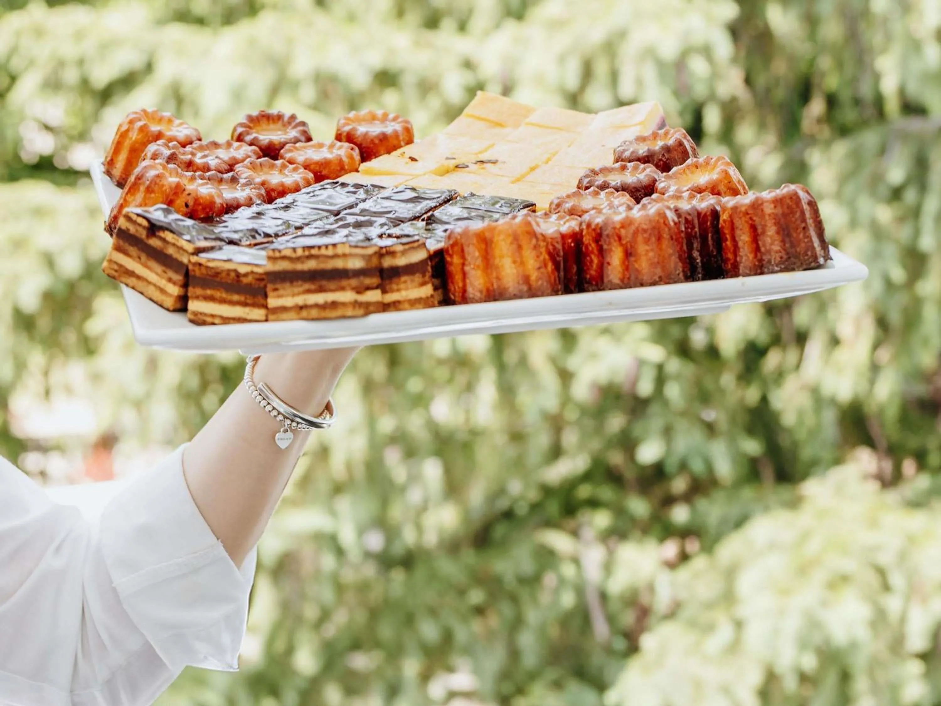 Restaurant/places to eat in Fairmont The Queen Elizabeth