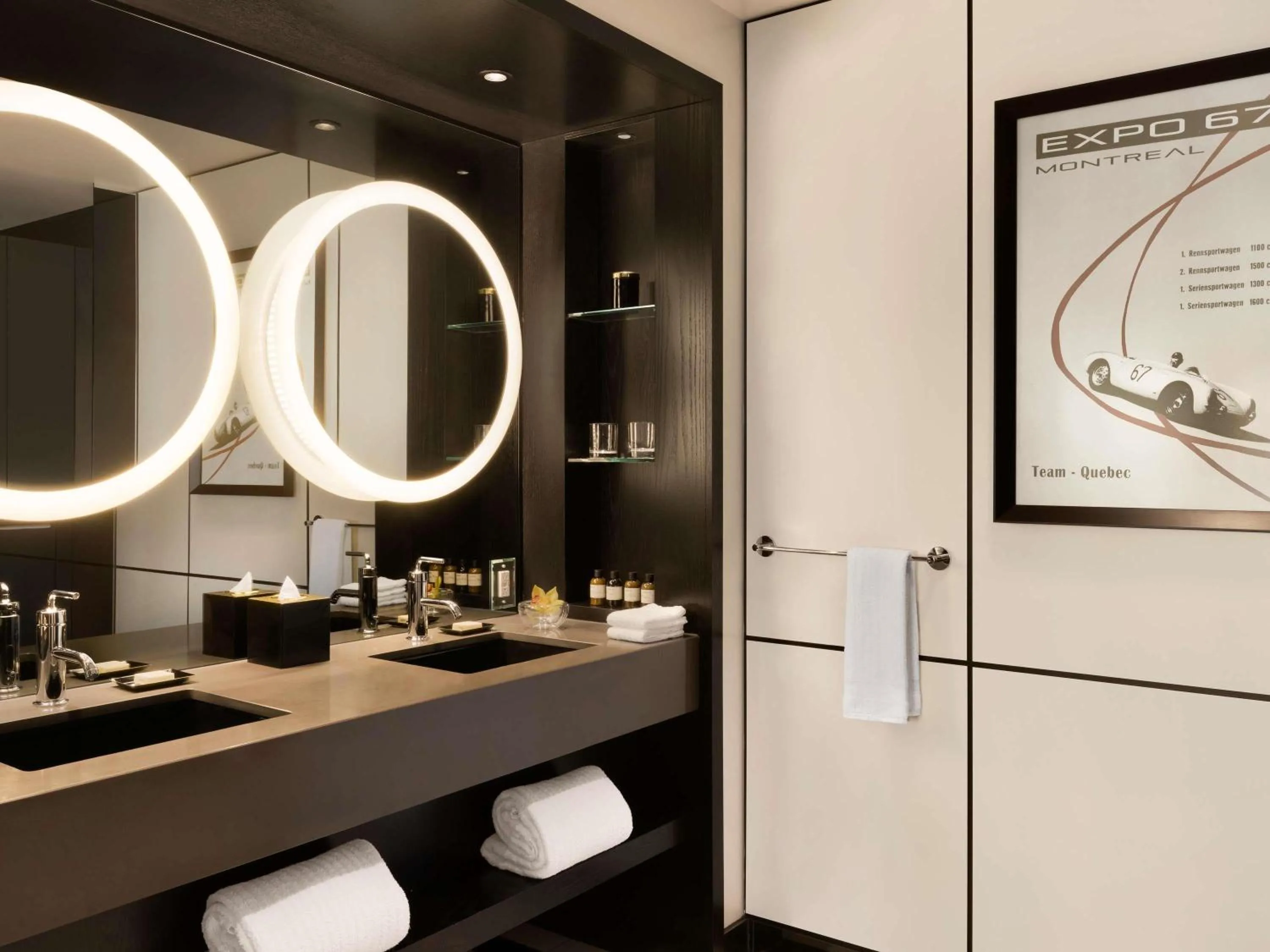 Bedroom in Fairmont The Queen Elizabeth