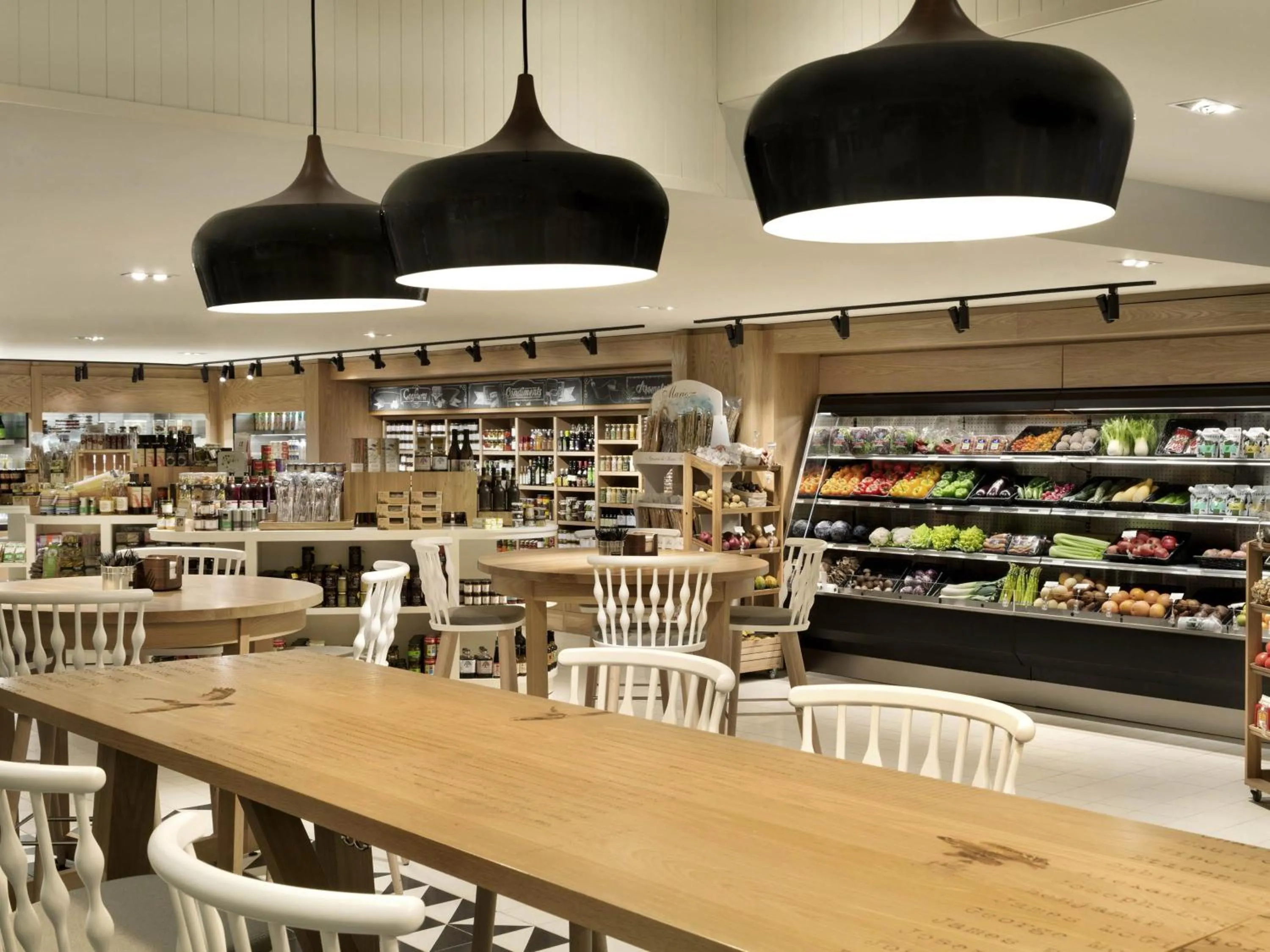 Restaurant/places to eat in Fairmont The Queen Elizabeth