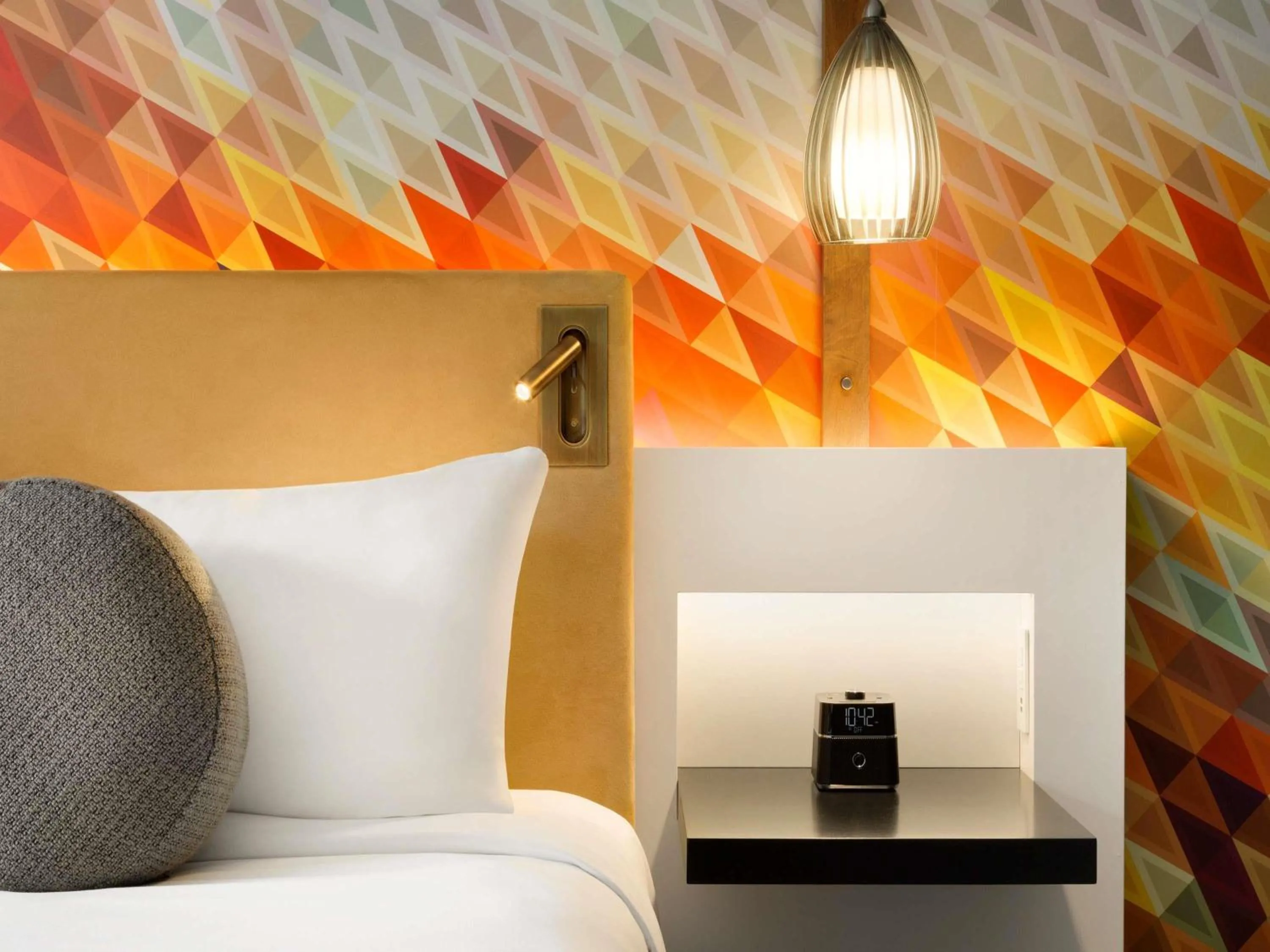 Bedroom, Bed in Fairmont The Queen Elizabeth