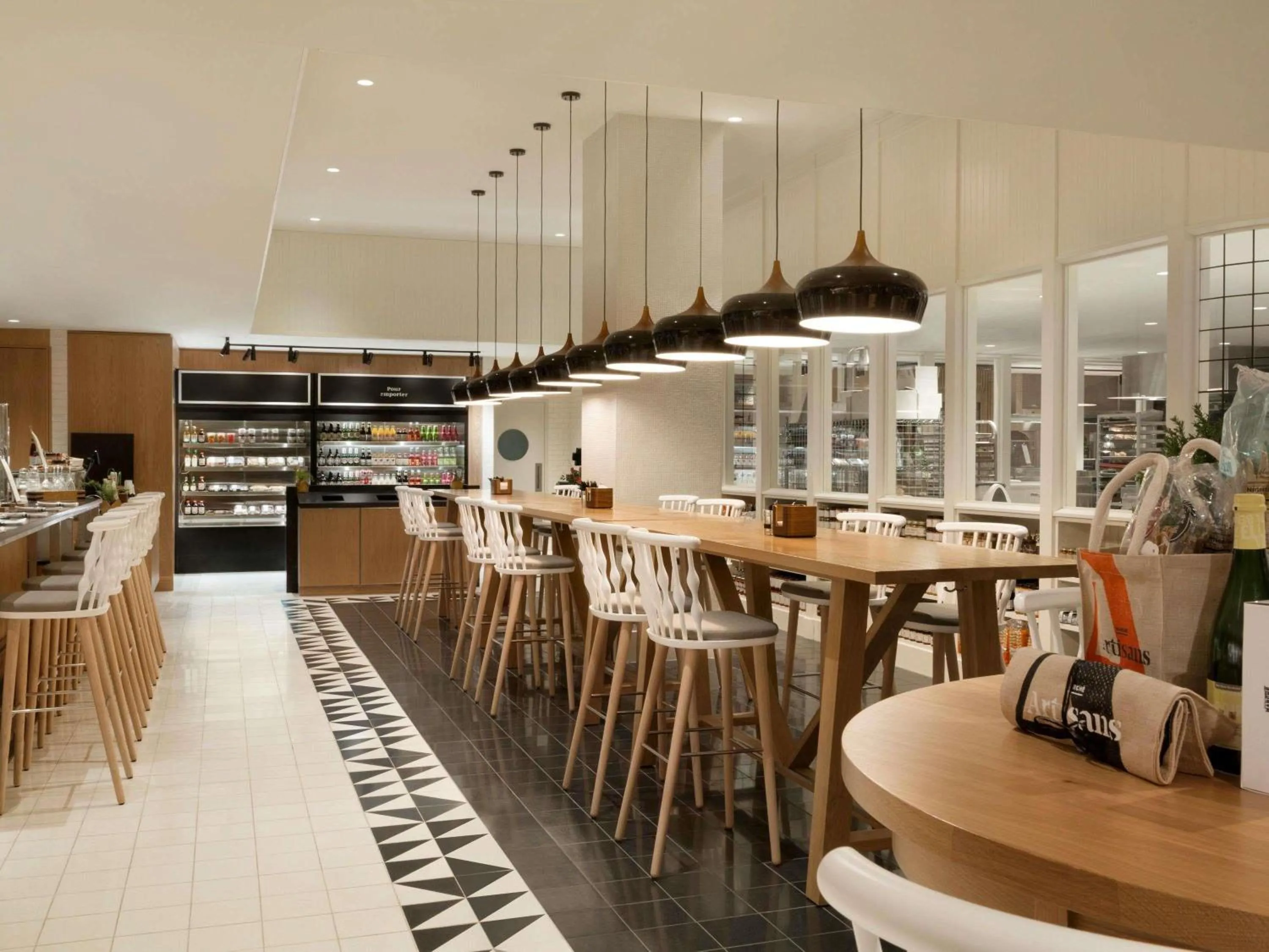 Restaurant/places to eat in Fairmont The Queen Elizabeth