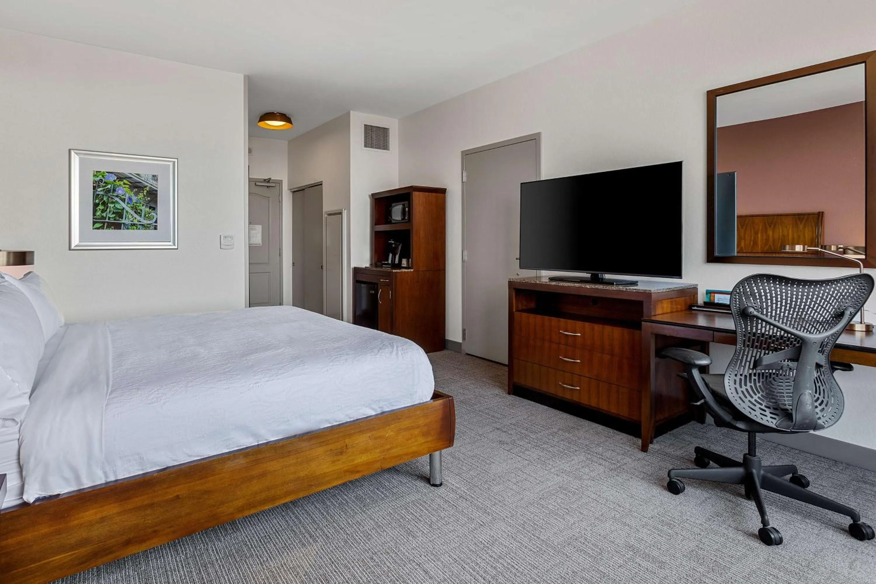 Bedroom, Bed in Hilton Garden Inn New Orleans French Quarter/CBD