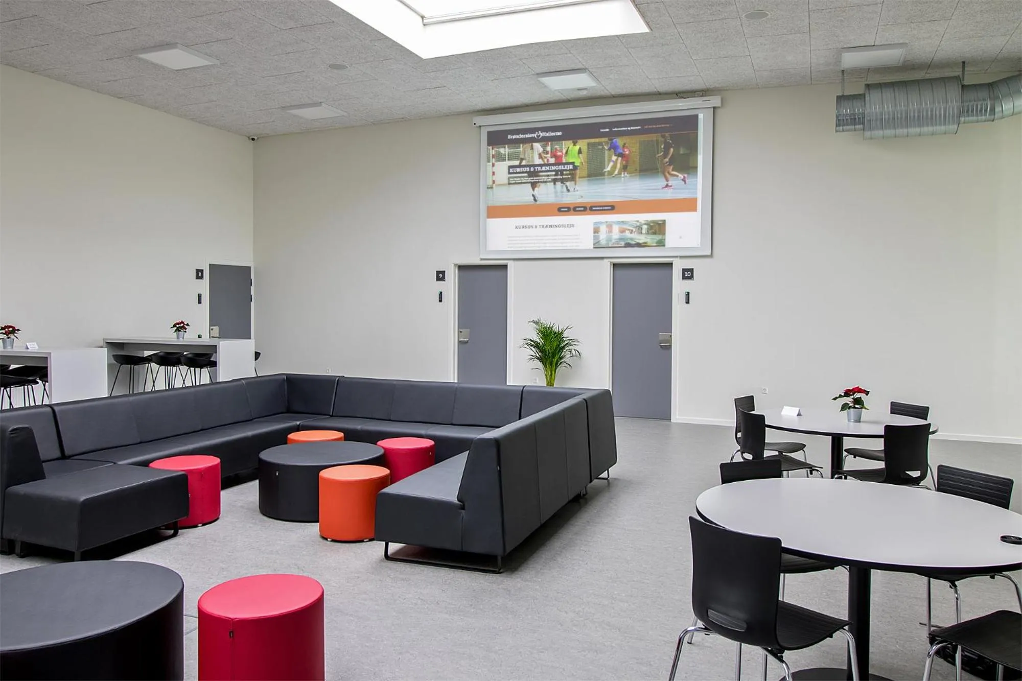 Seating area in Hostel Brønderslev