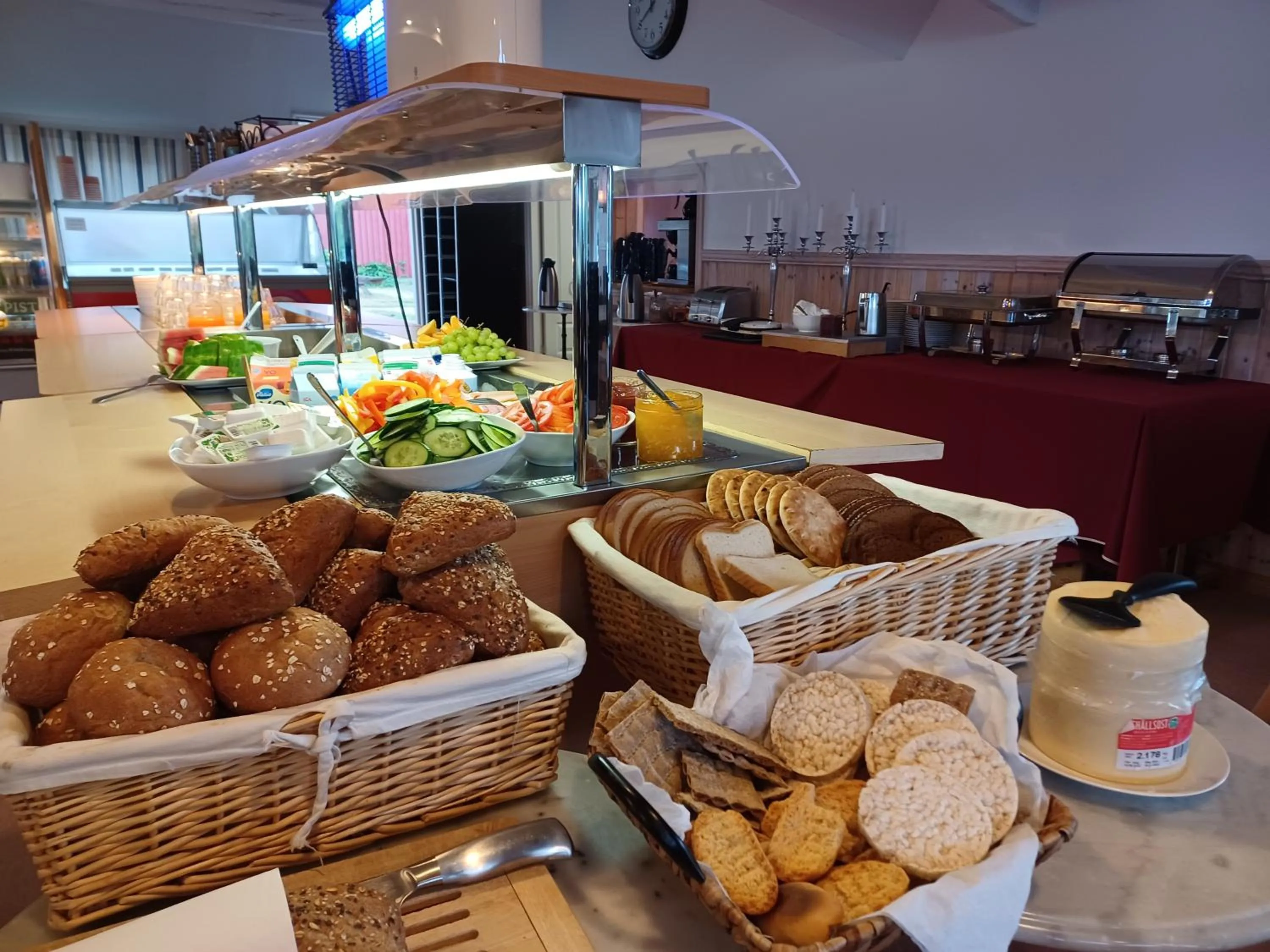 Buffet breakfast in Mellbystrand Vandrarhem