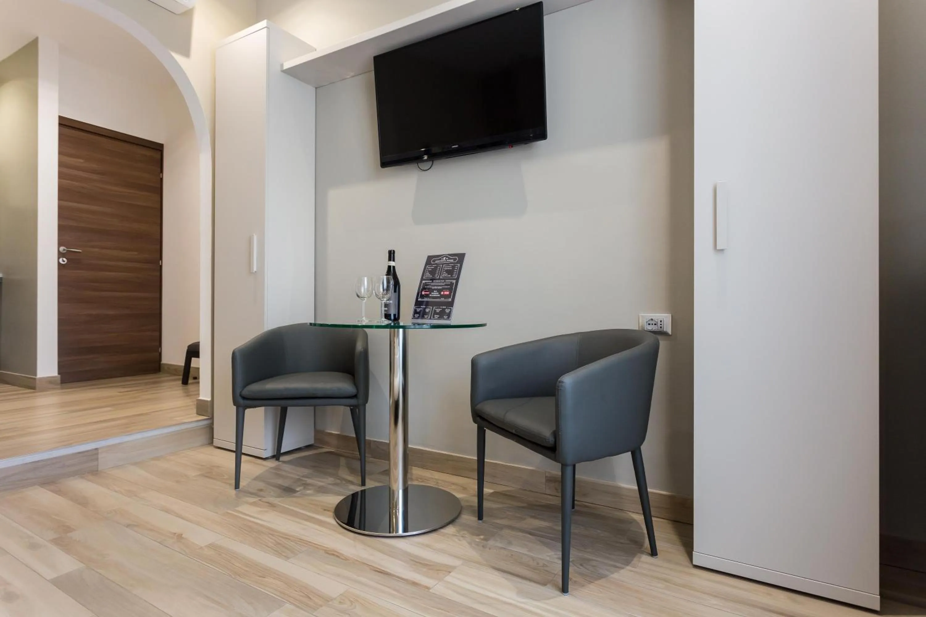 TV and multimedia in ApartHotel Durini