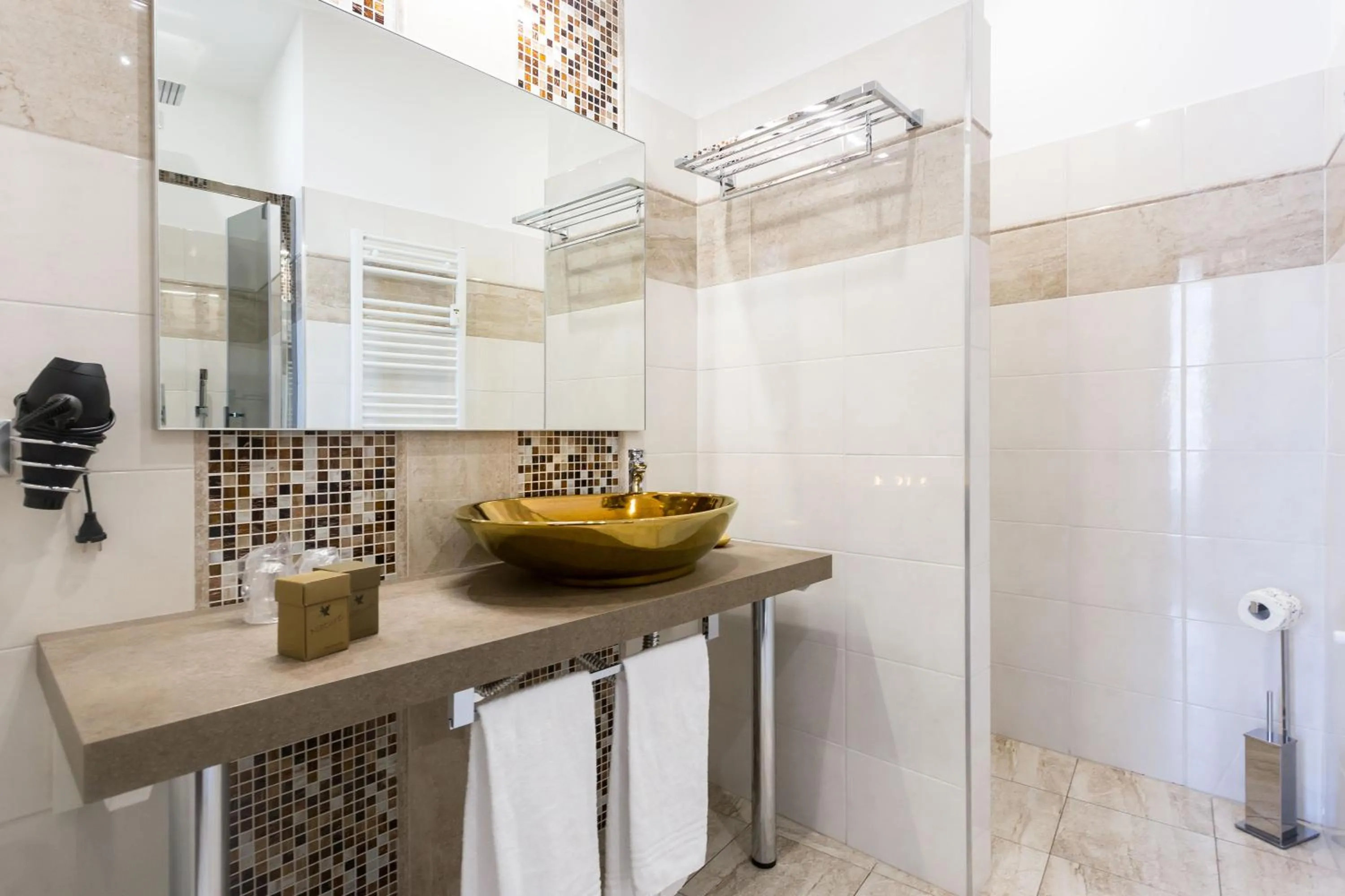 Toilet in ApartHotel Durini