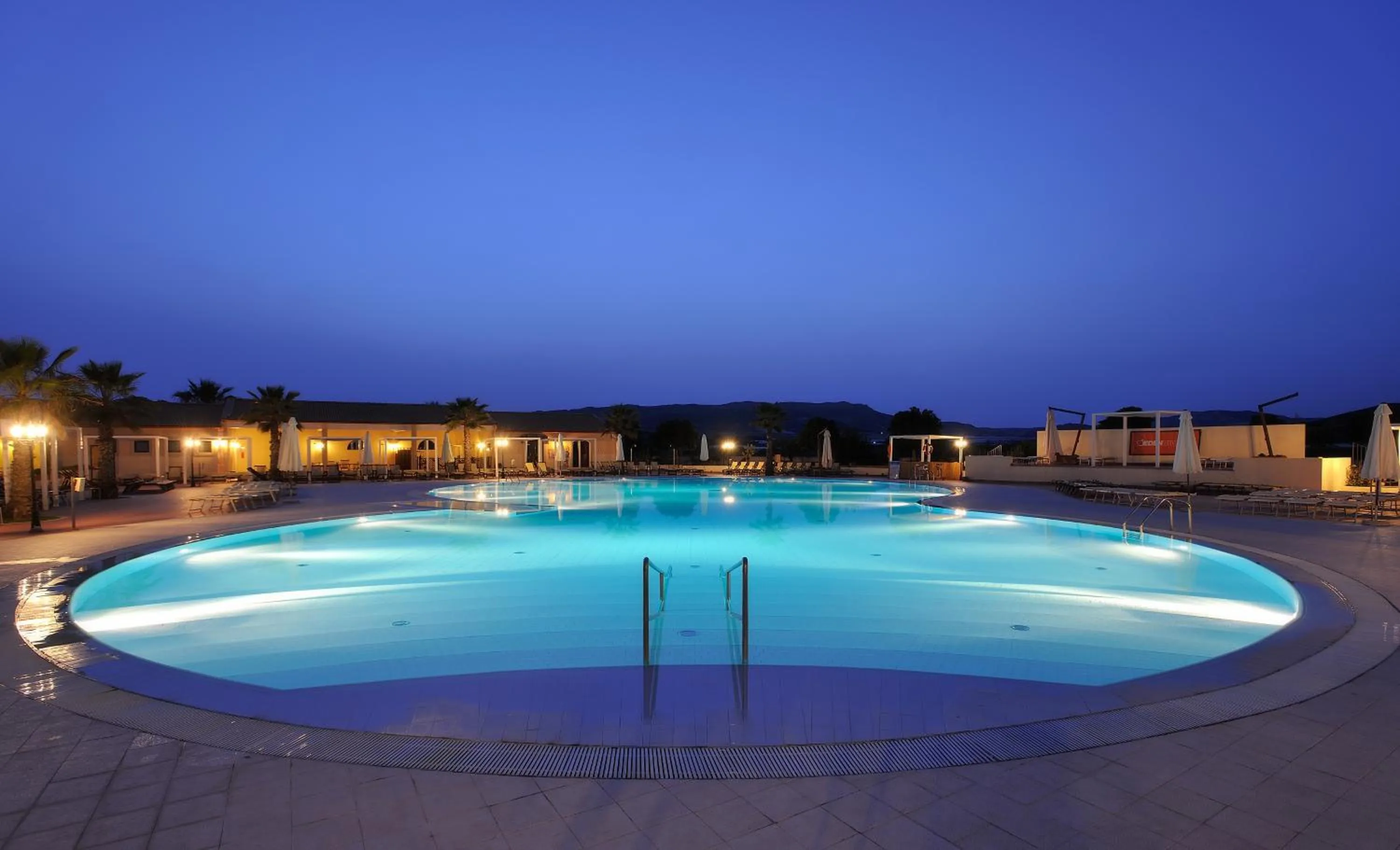 Swimming pool in Sikania Eco Resort