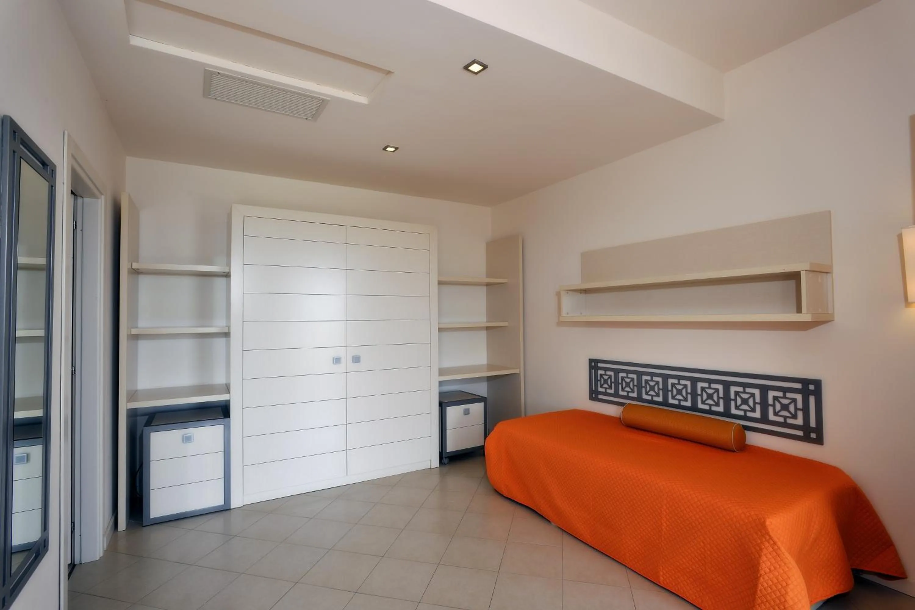 Photo of the whole room, Bed in Sikania Eco Resort