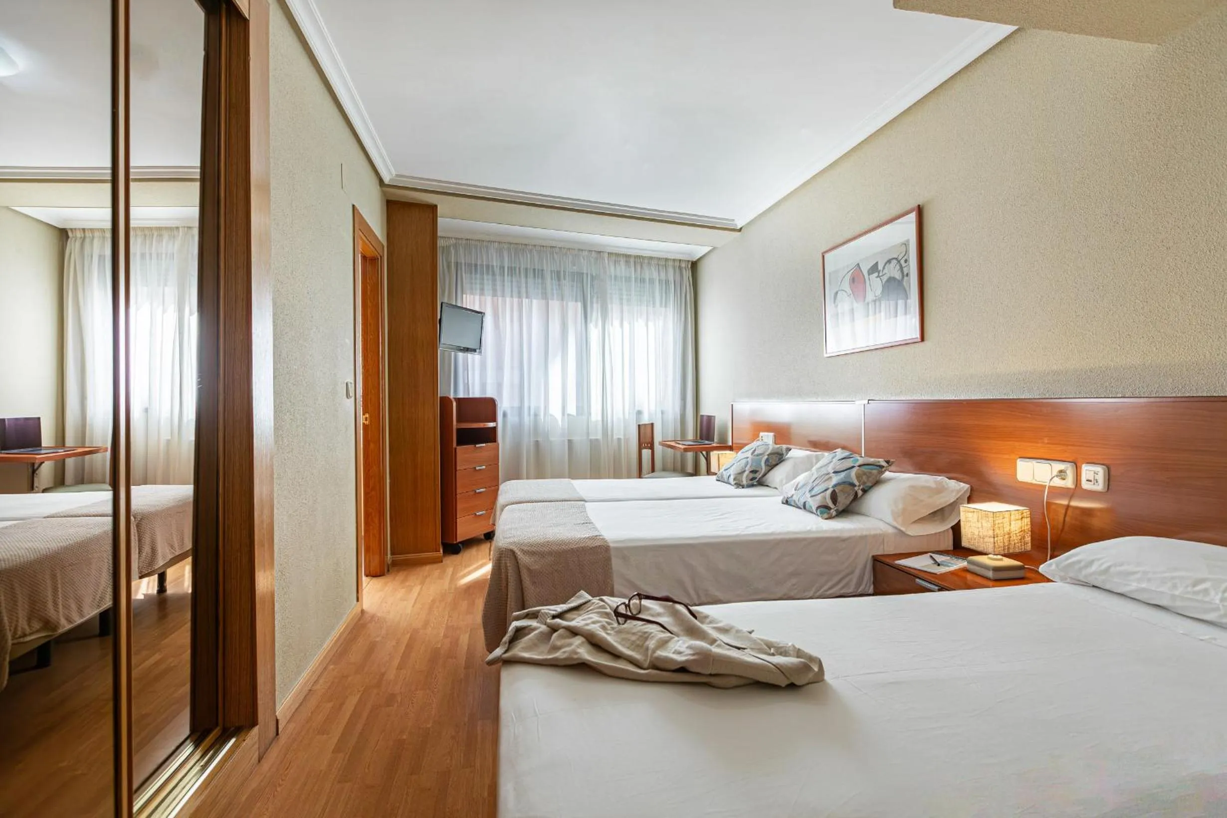 Bed in IRAIPE Achuri Auto Check-in