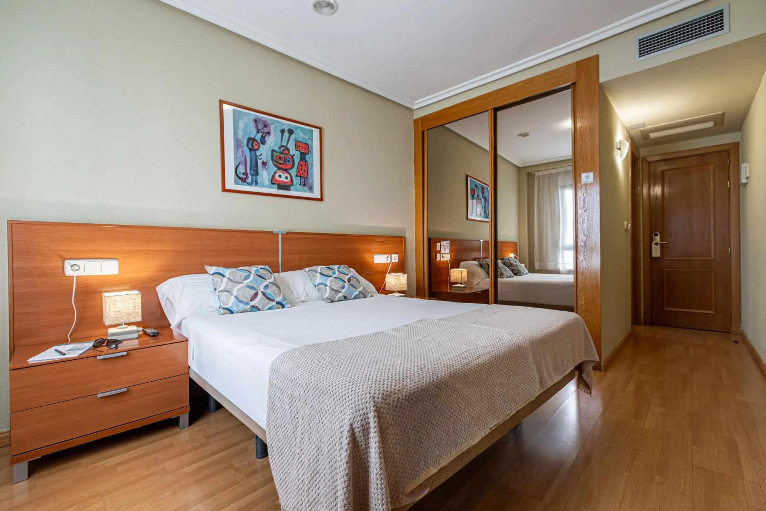 Bed in IRAIPE Achuri Auto Check-in