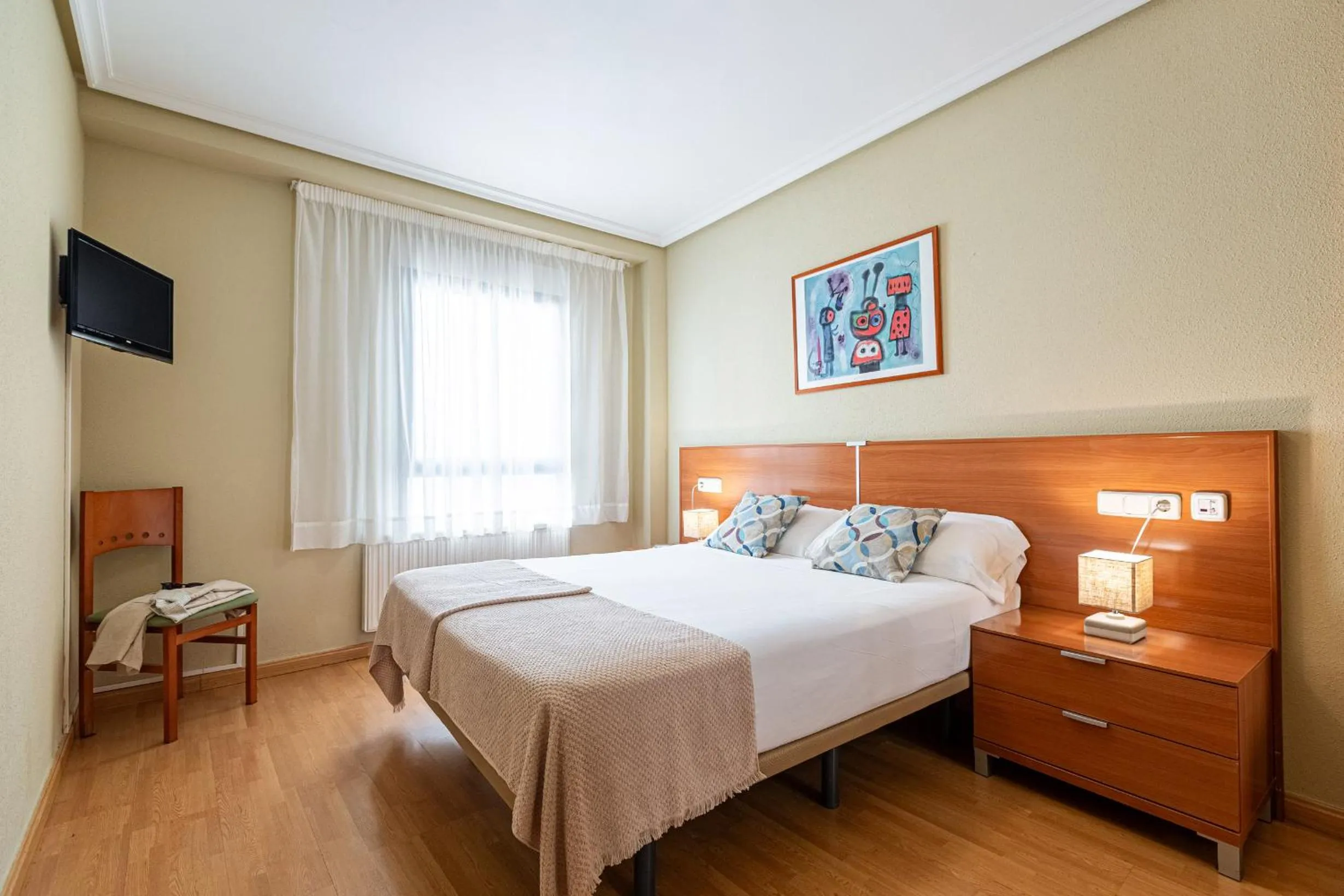 Bed in IRAIPE Achuri Auto Check-in