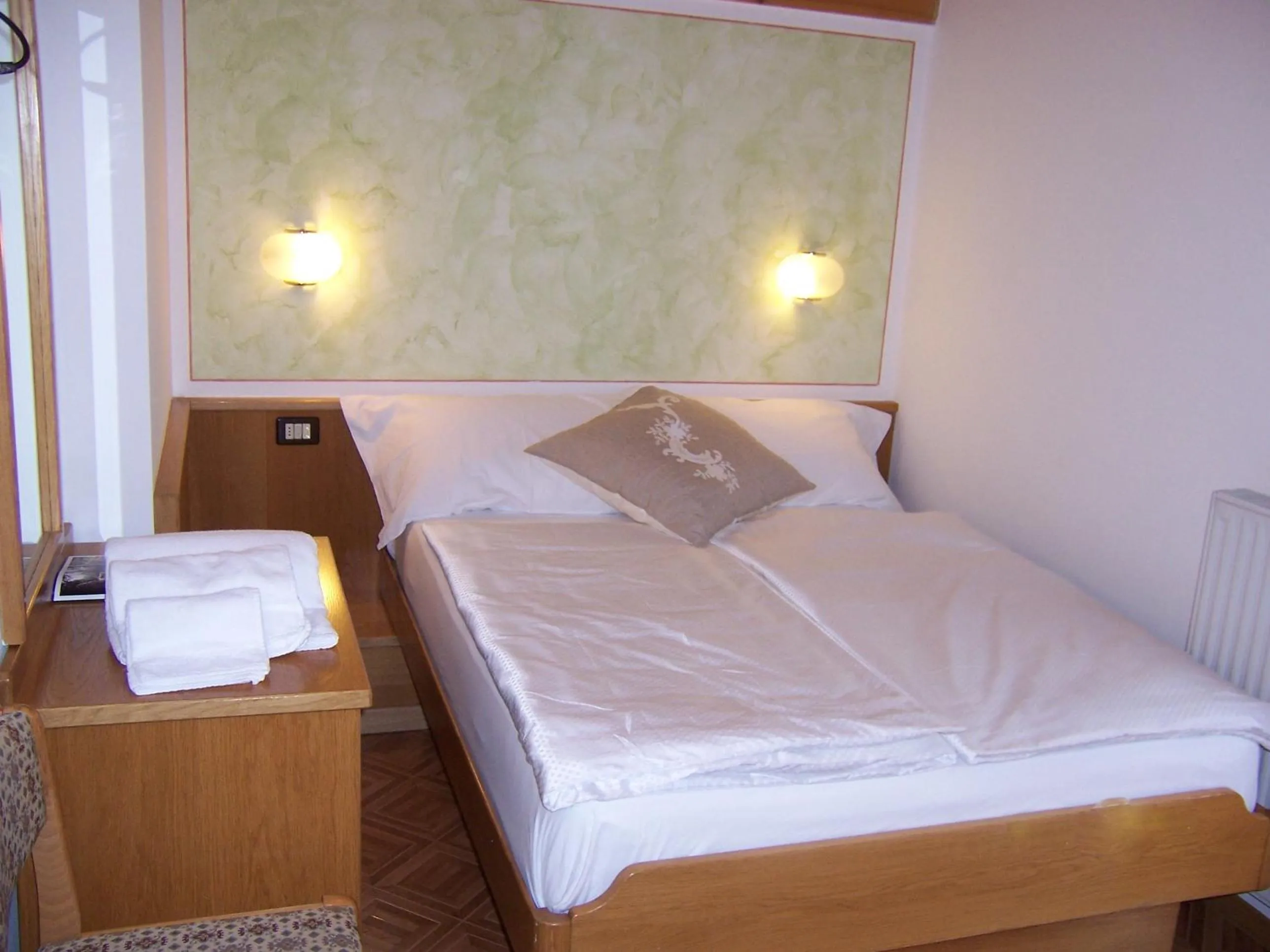 Bed in Alpen Hotel Rabbi
