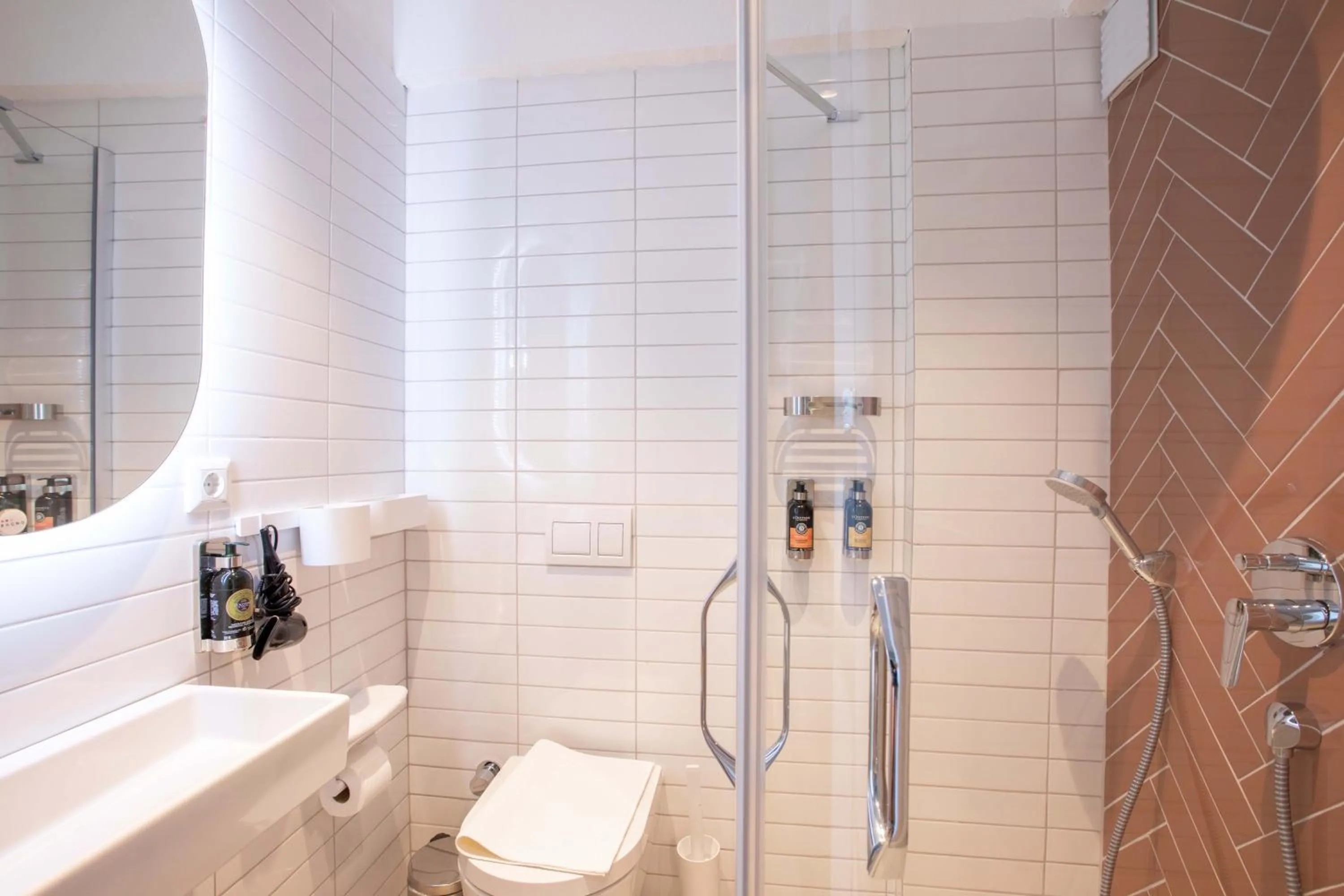 Bathroom in Mavilim Hotel