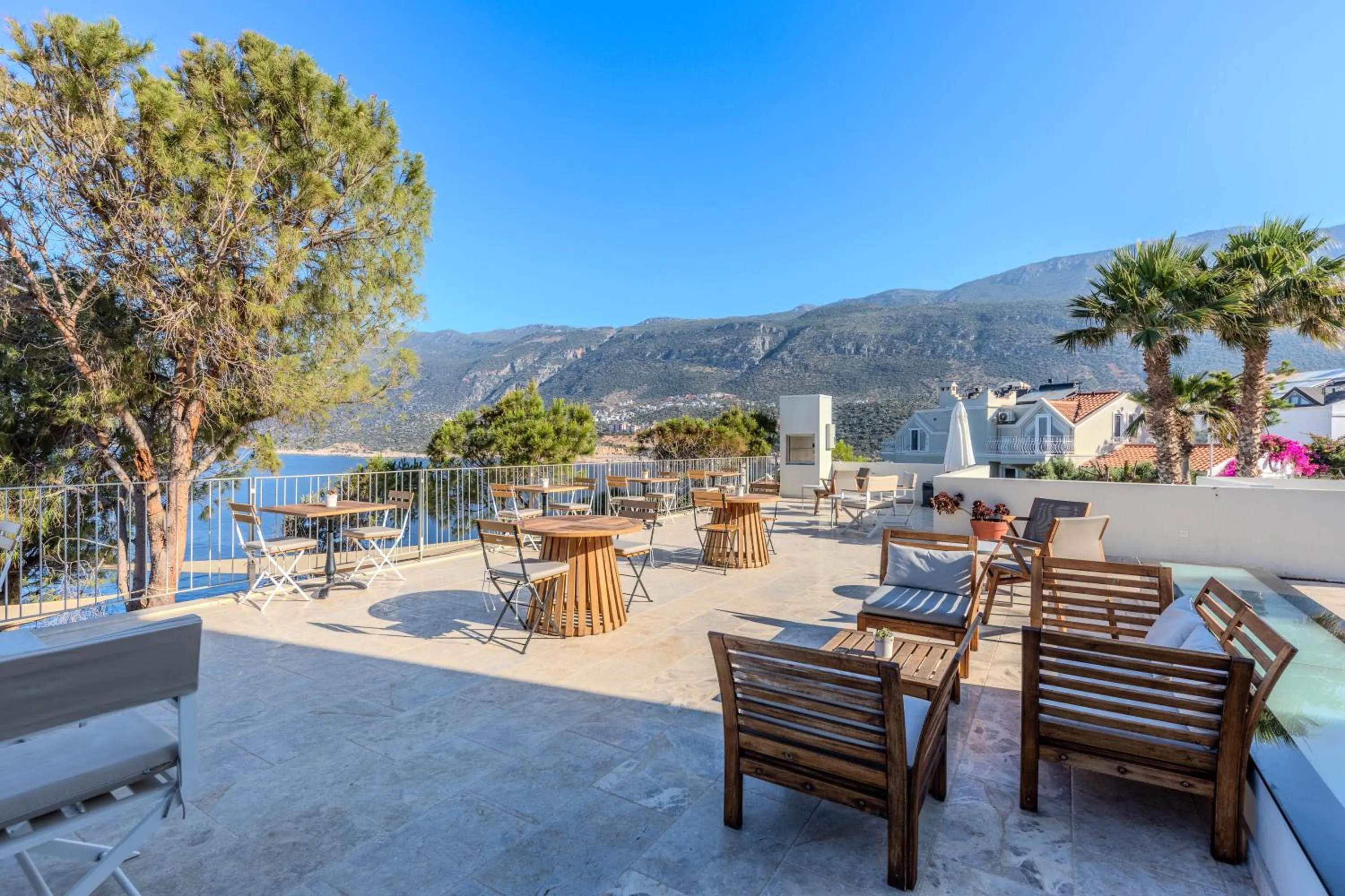 Restaurant/places to eat in Mavilim Hotel