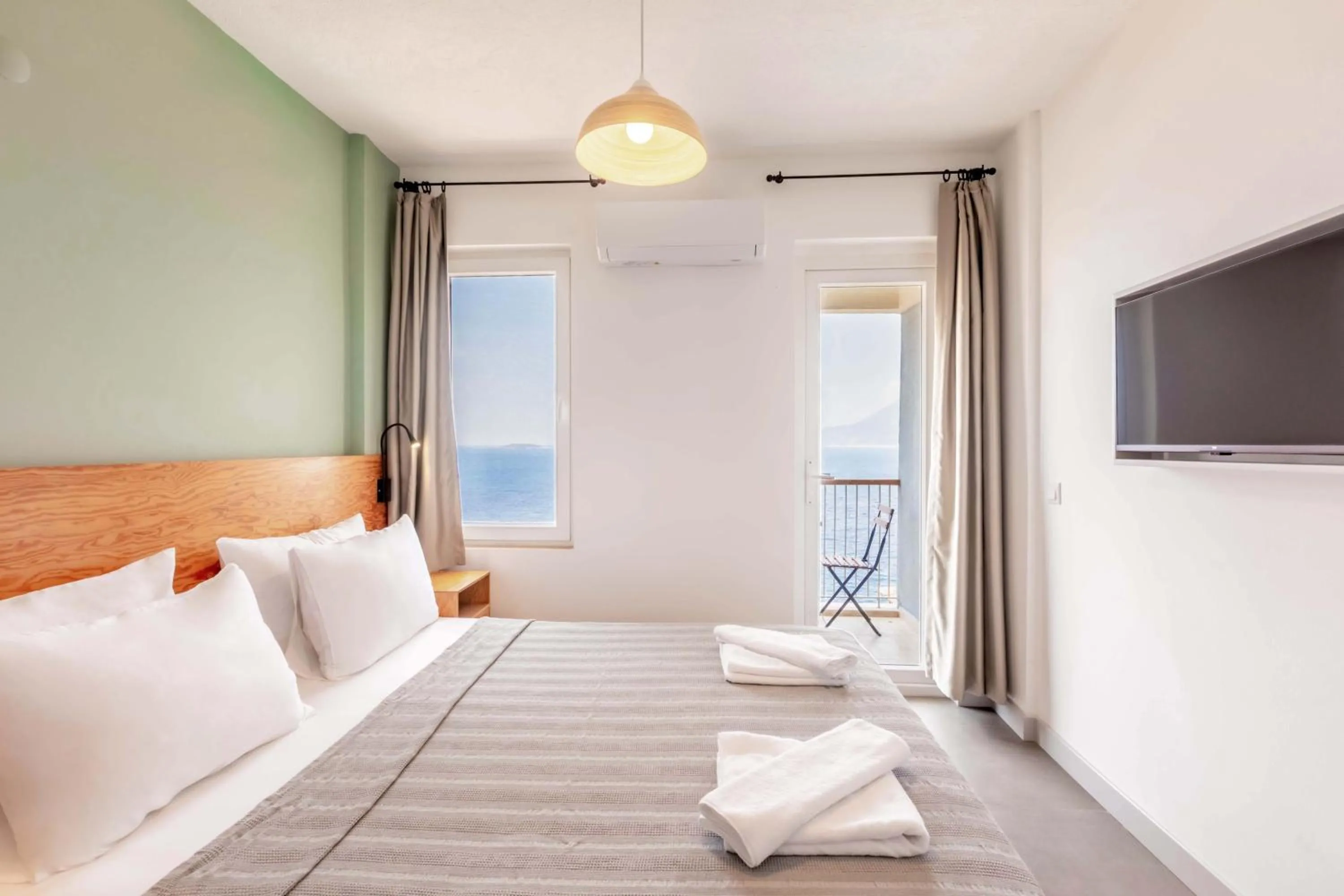 Bedroom, Bed in Mavilim Hotel